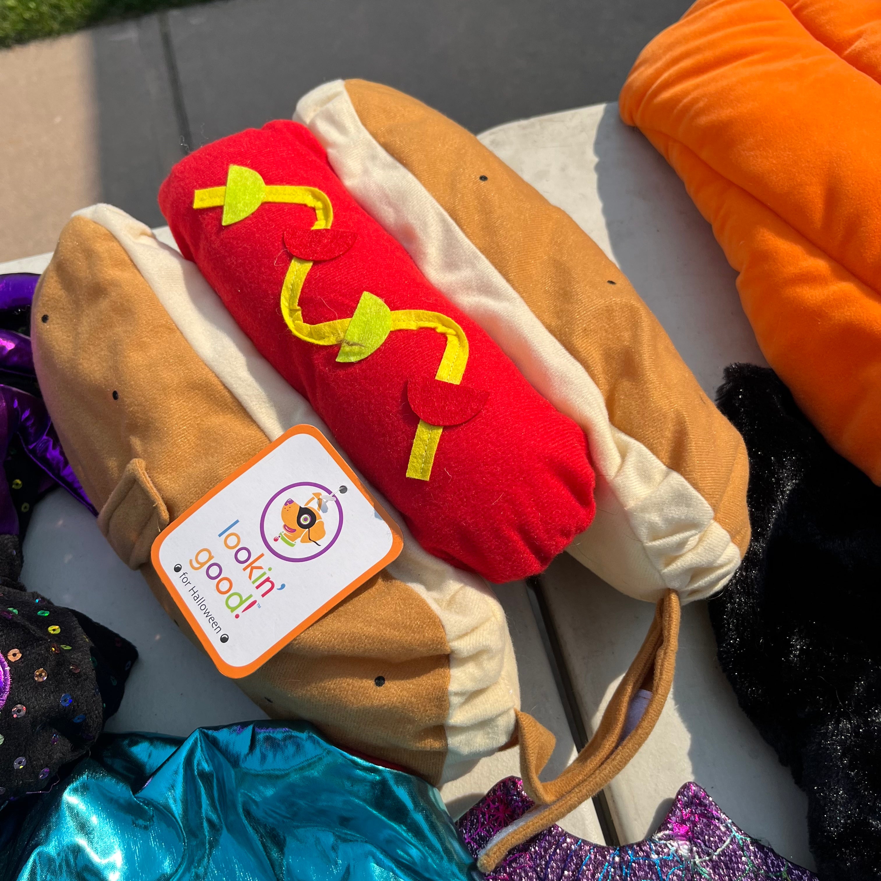 D659 Dog costumes grouping (tables not included)