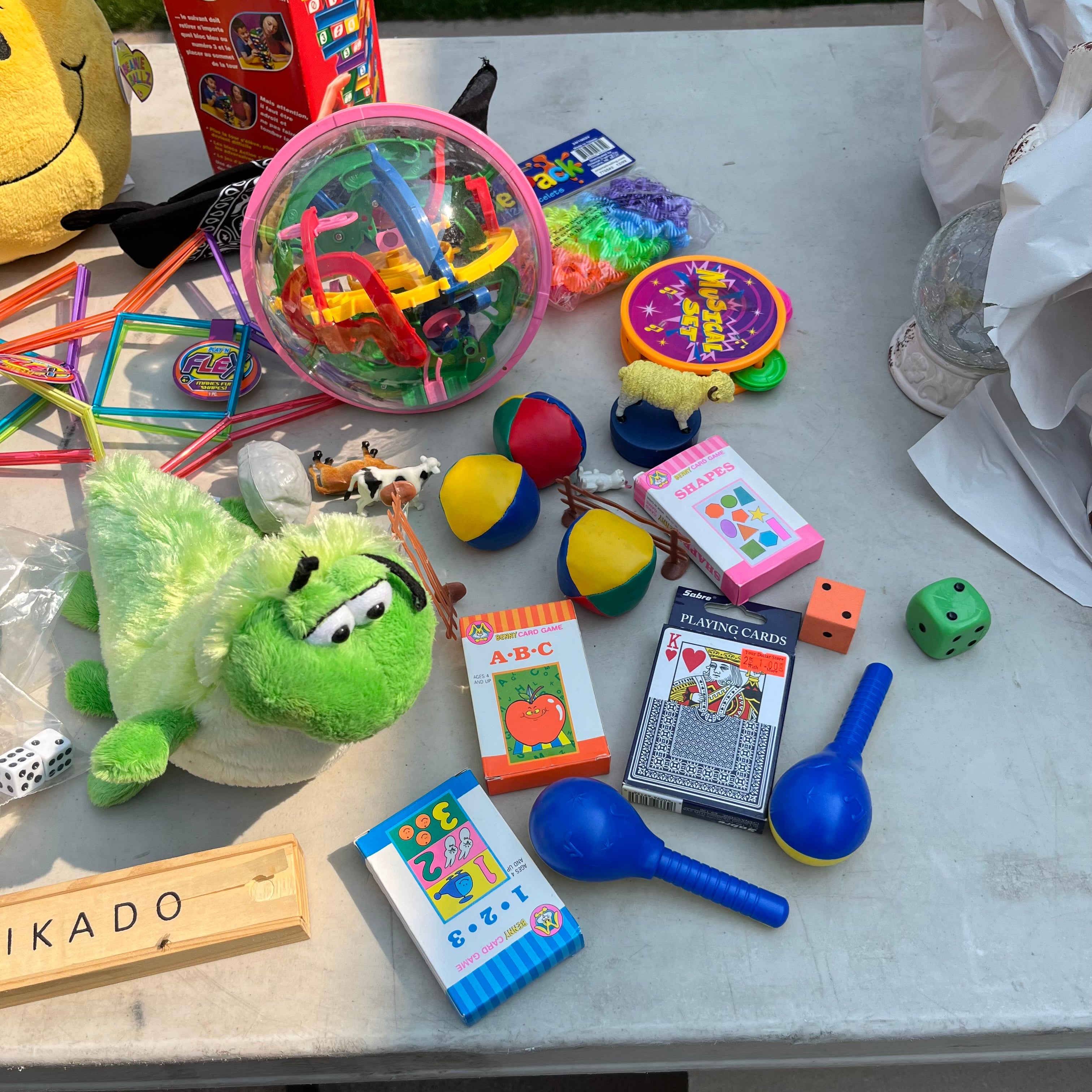 D664 Family and Toys Grouping