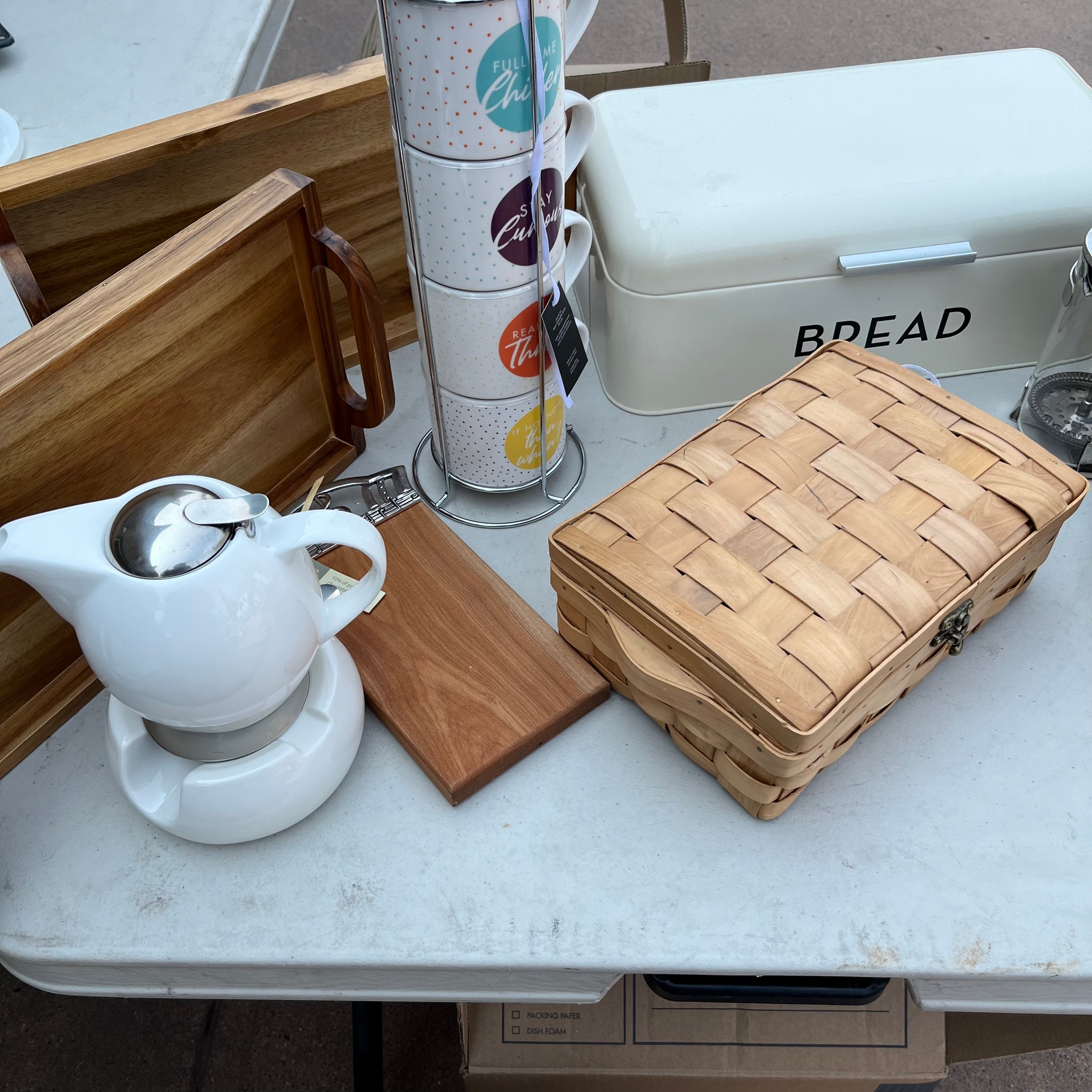 D665 Kitchen Grouping (Tin bread box and more)