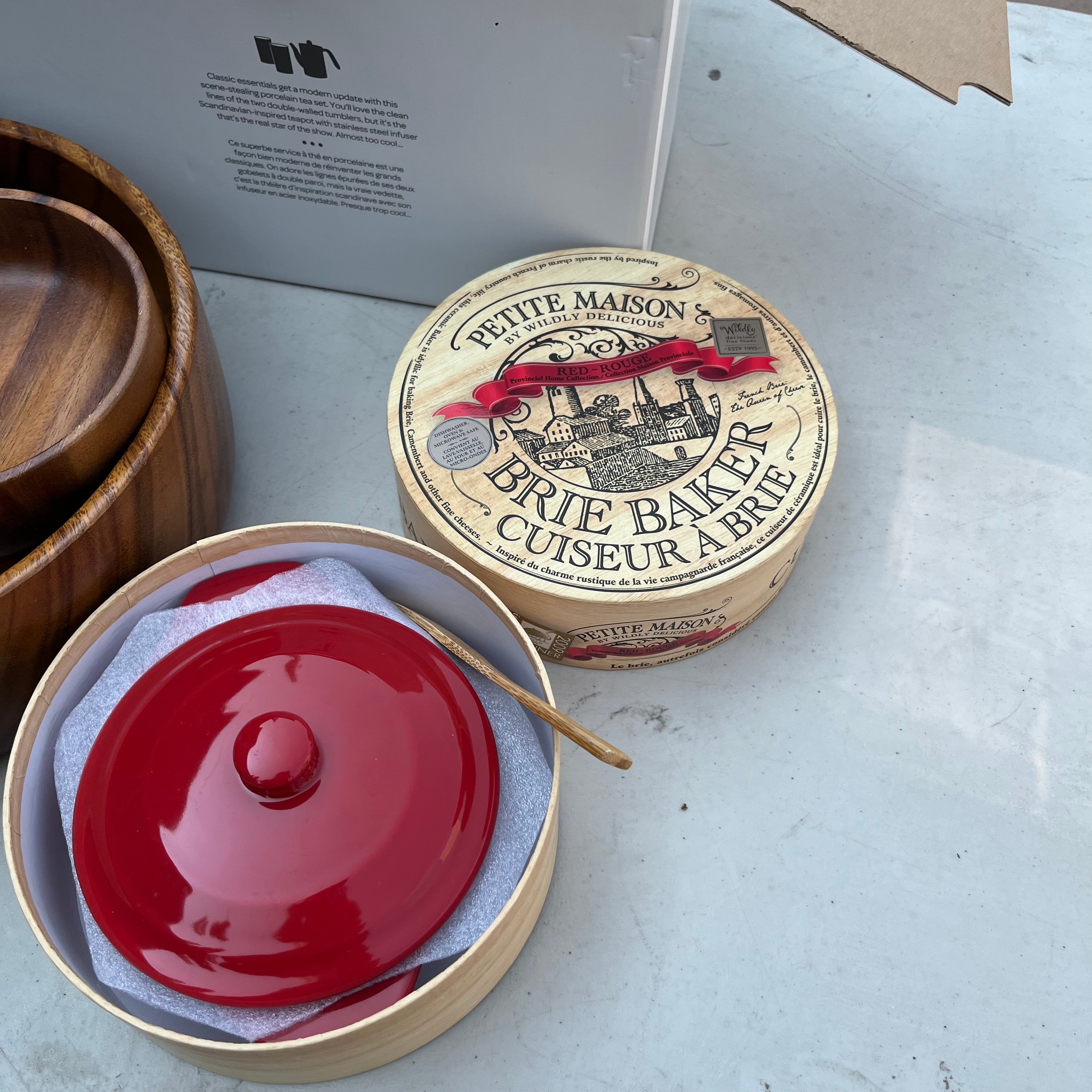 D665 Kitchen Grouping (Tin bread box and more)