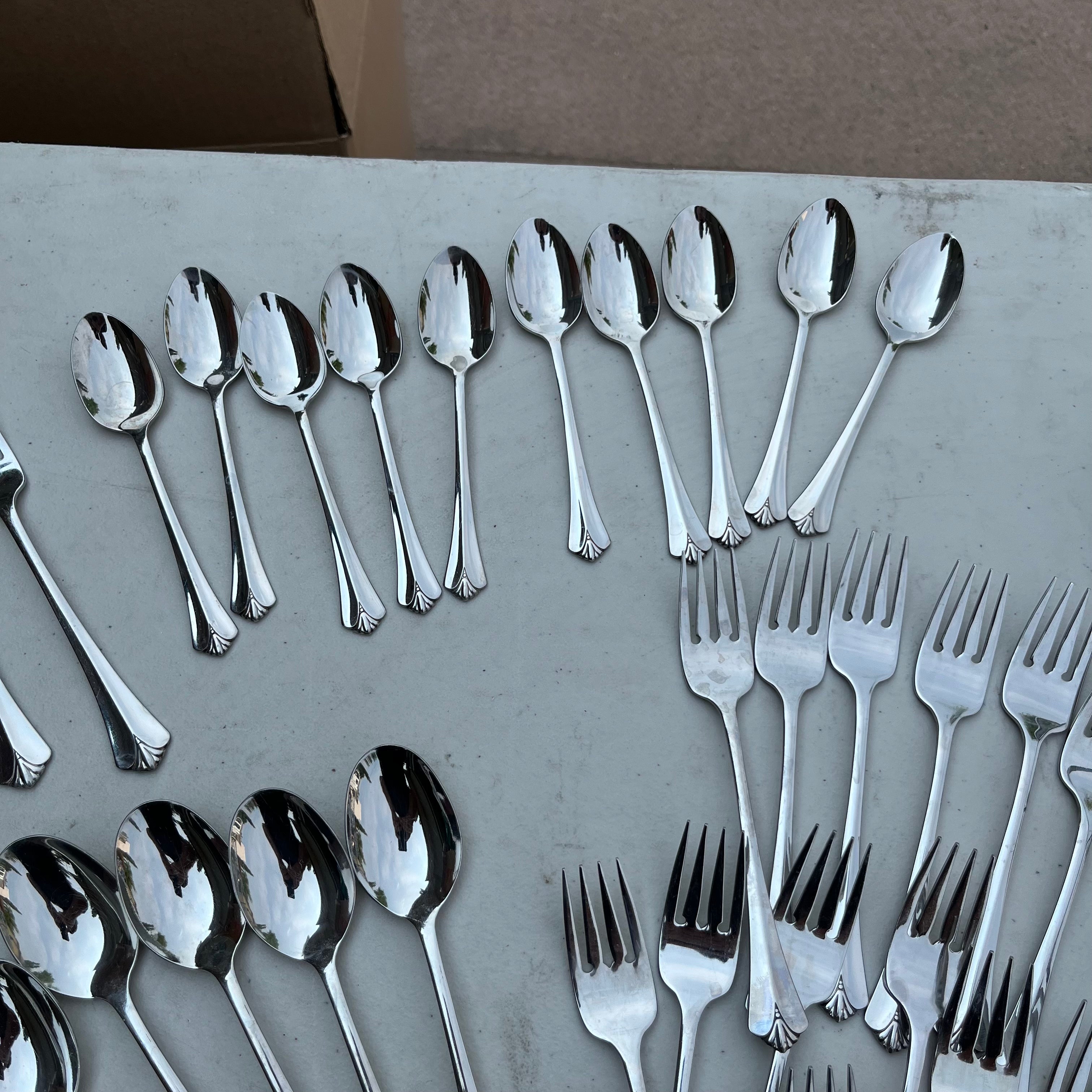 D670 Flatware, steak knives and more