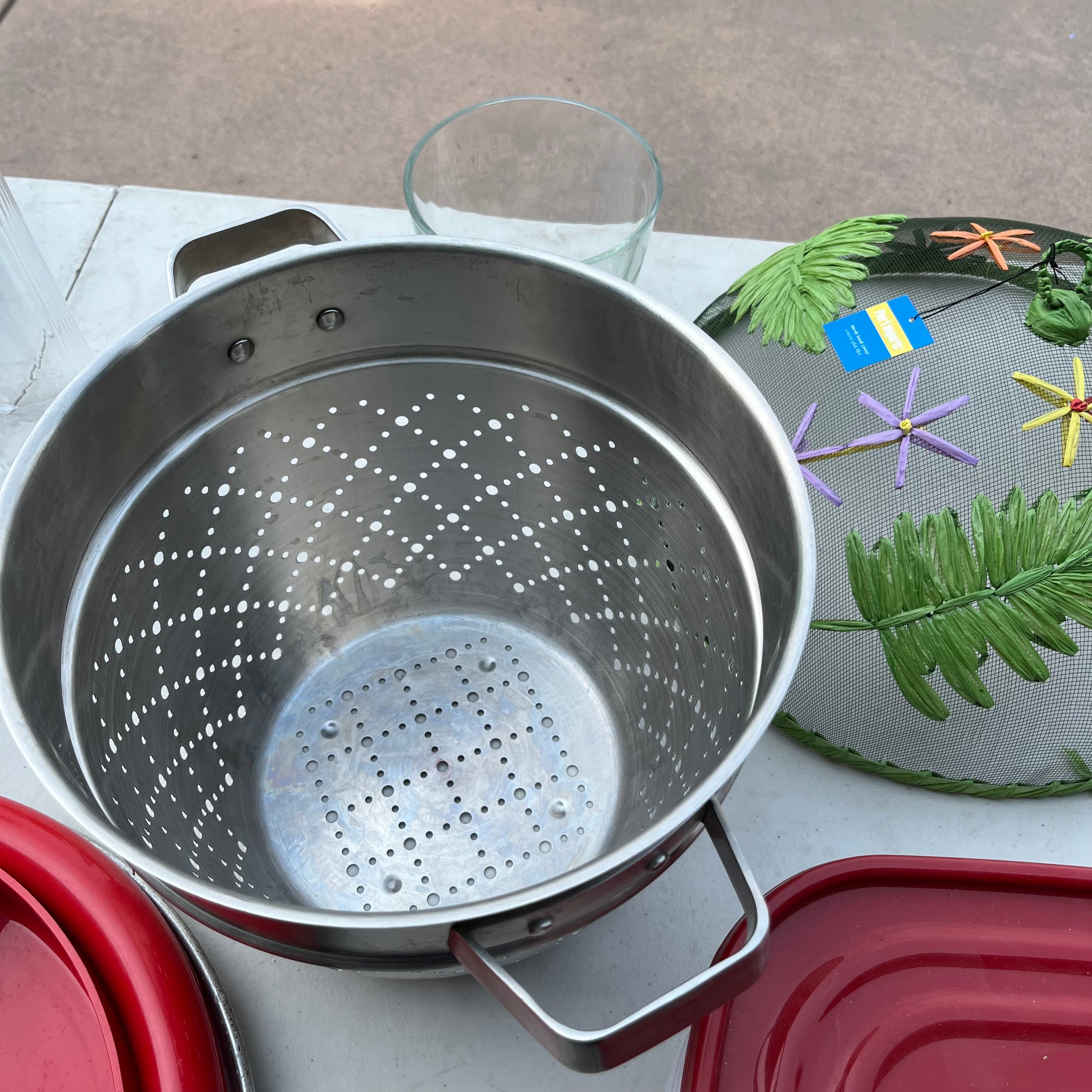 D672 Kitchen grouping (Moulds and more) (table not included)