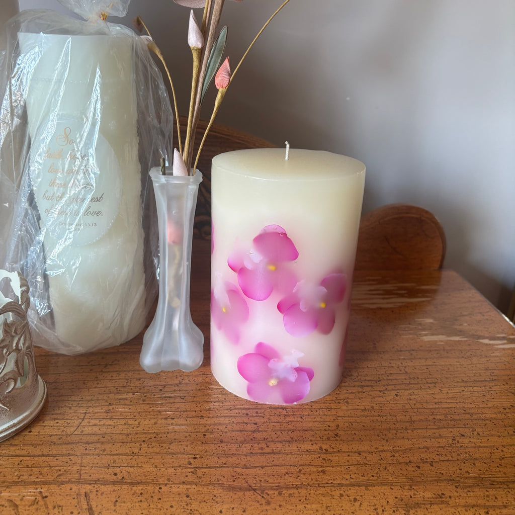 E708 Floral decor grouping (small glass candle holders and more)