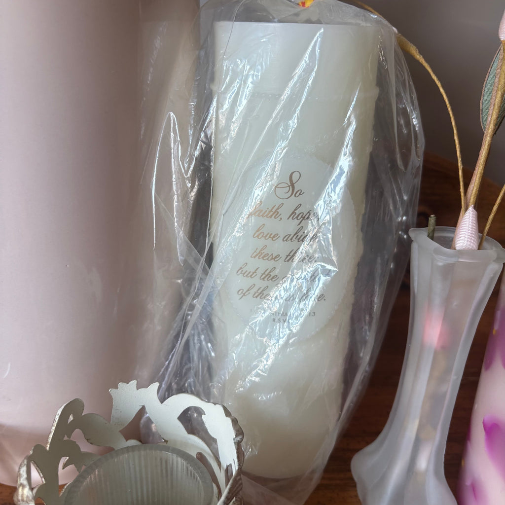 E708 Floral decor grouping (small glass candle holders and more)