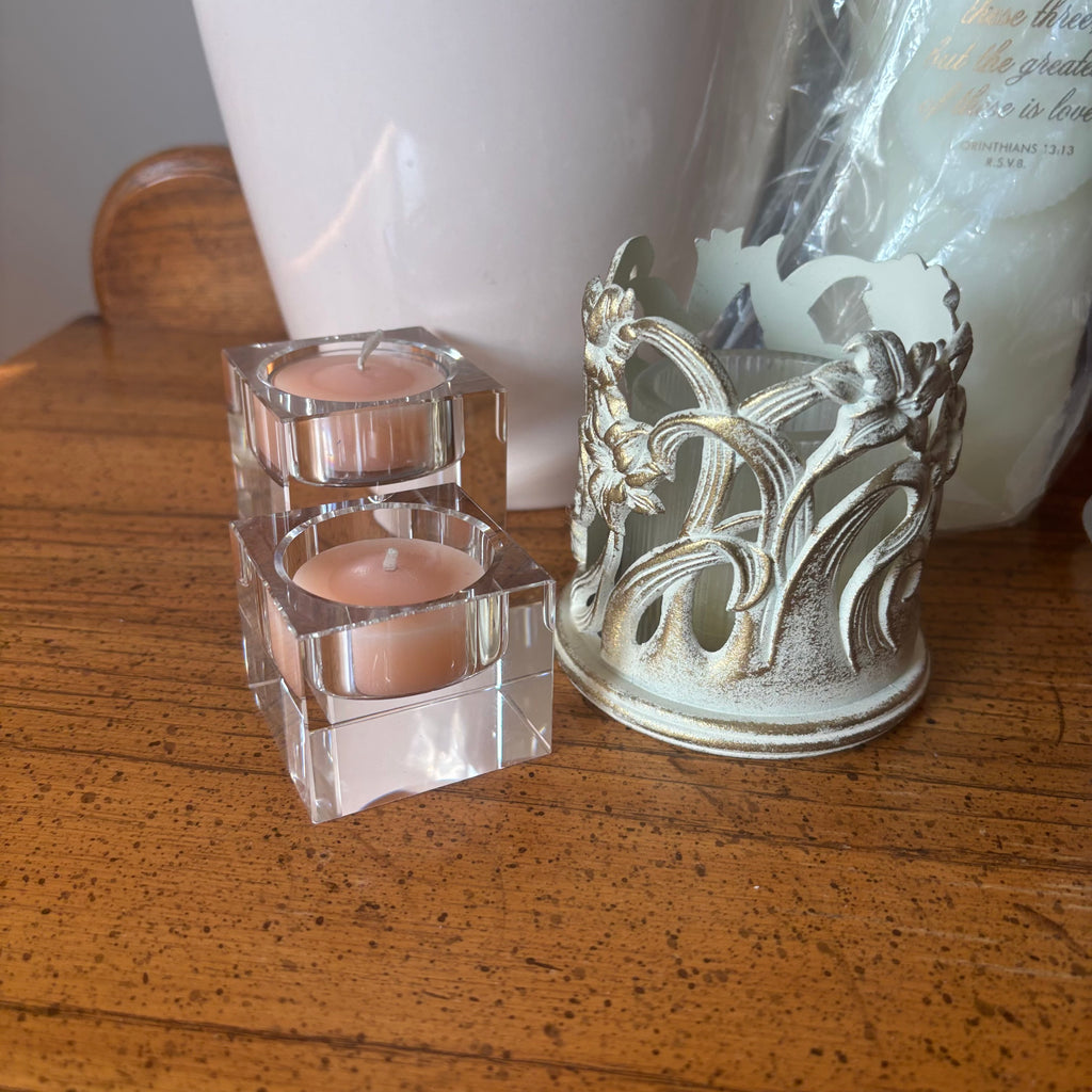 E708 Floral decor grouping (small glass candle holders and more)