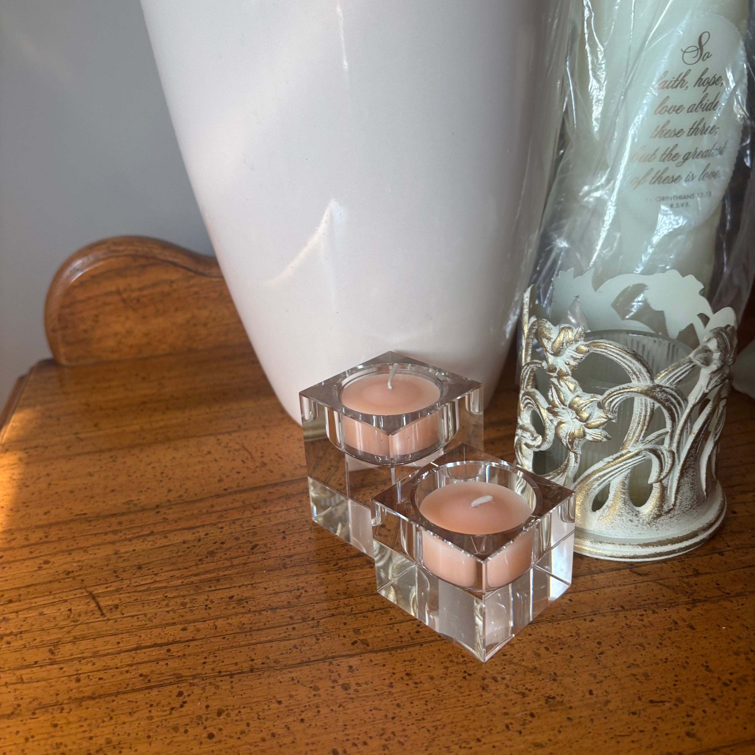 E708 Floral decor grouping (small glass candle holders and more)