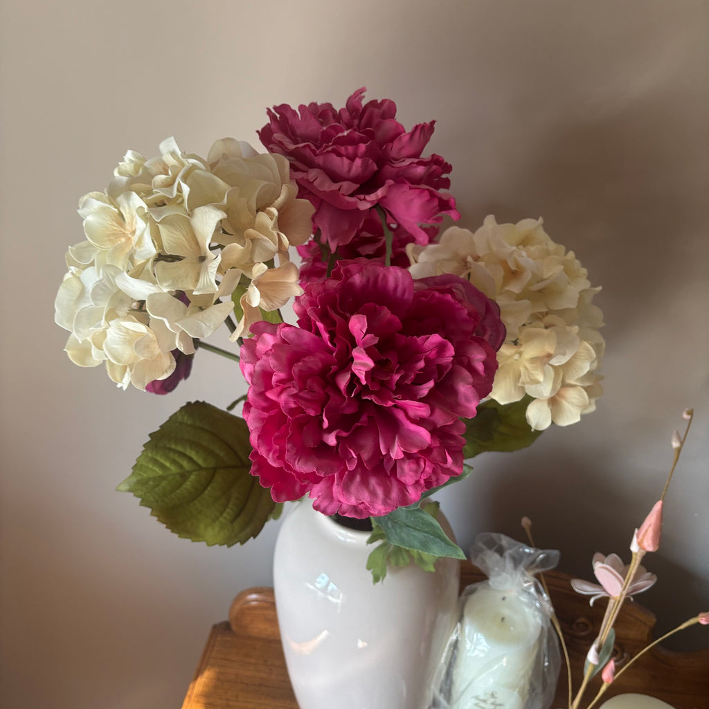 E708 Floral decor grouping (small glass candle holders and more)