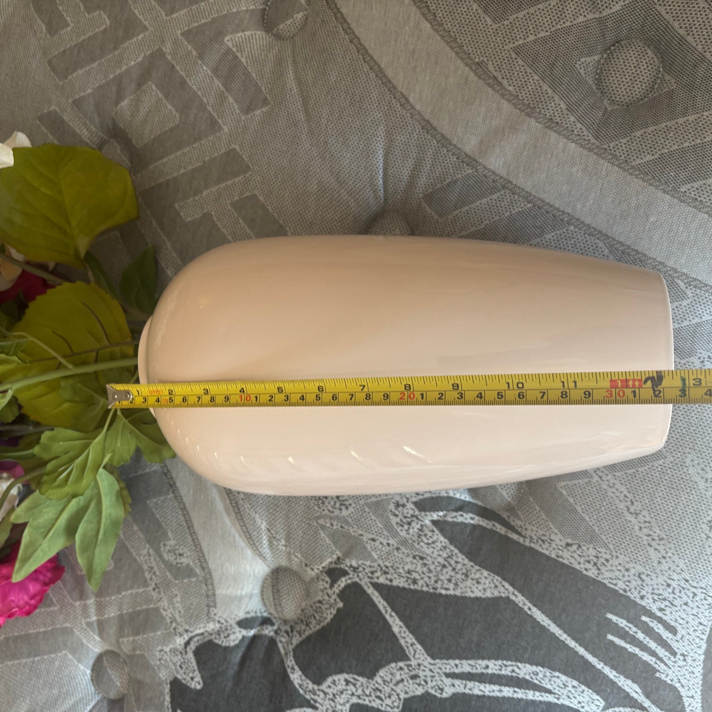 E708 Floral decor grouping (small glass candle holders and more)