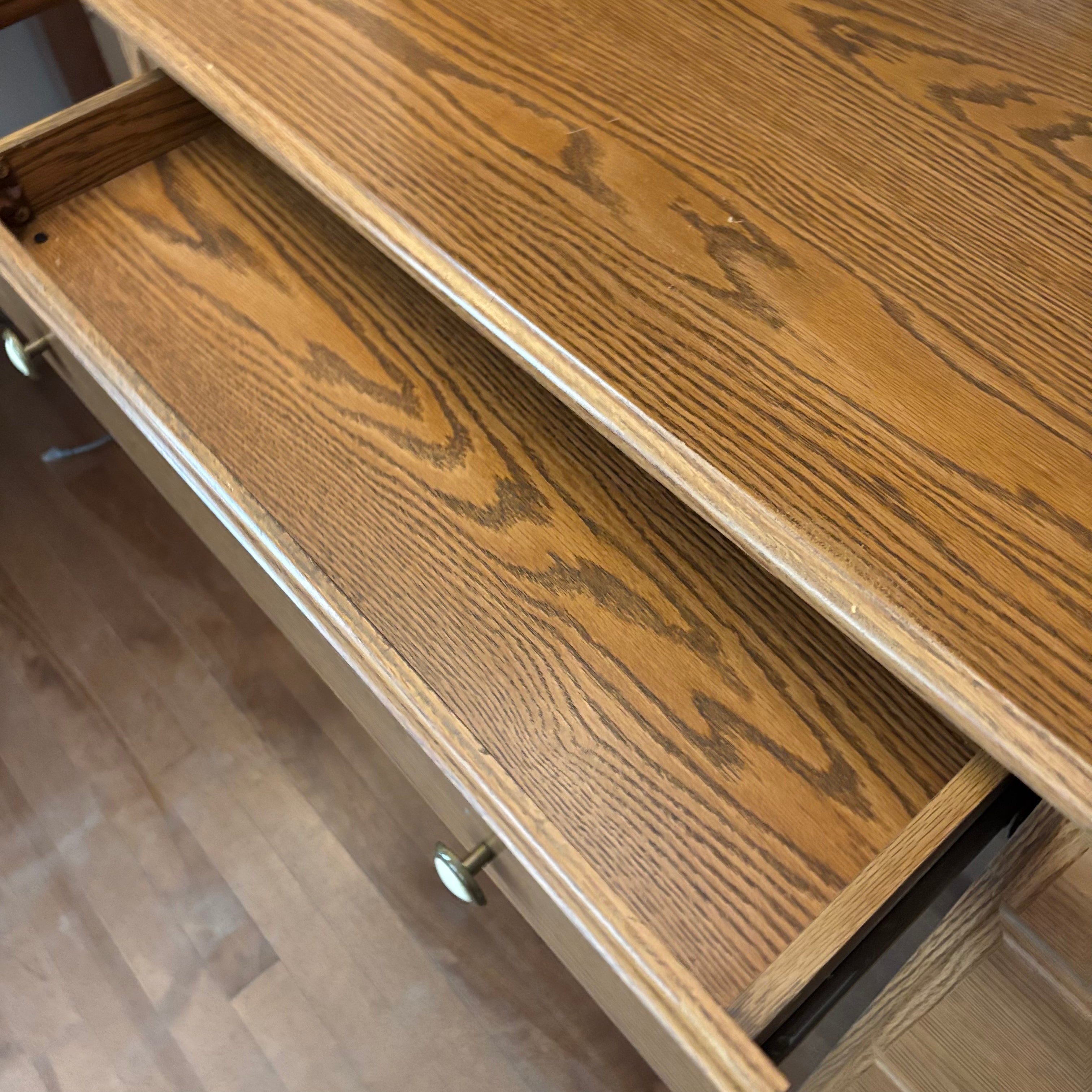 E737 Vintage wooden computer desk with drawers