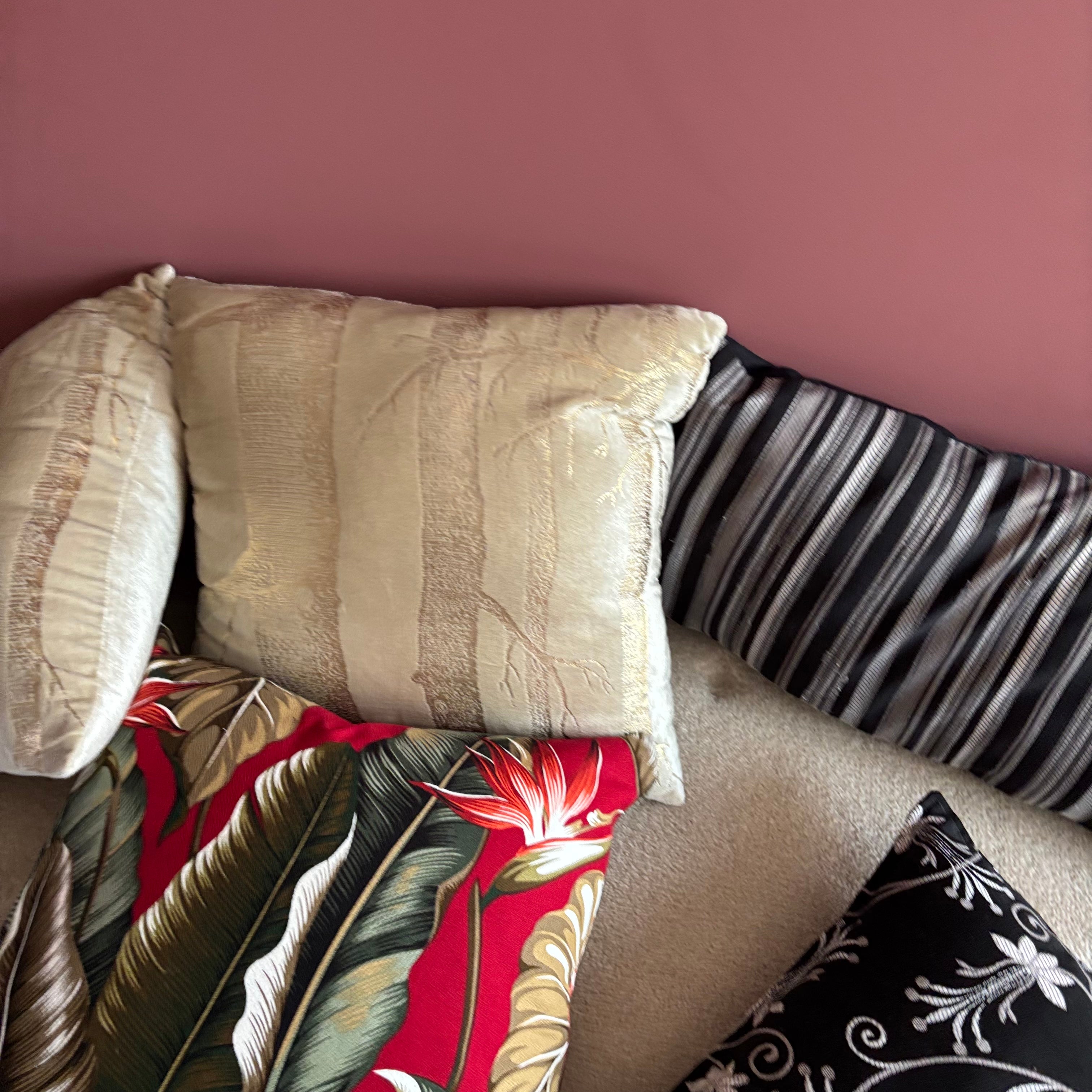 E751 Throw pillow grouping