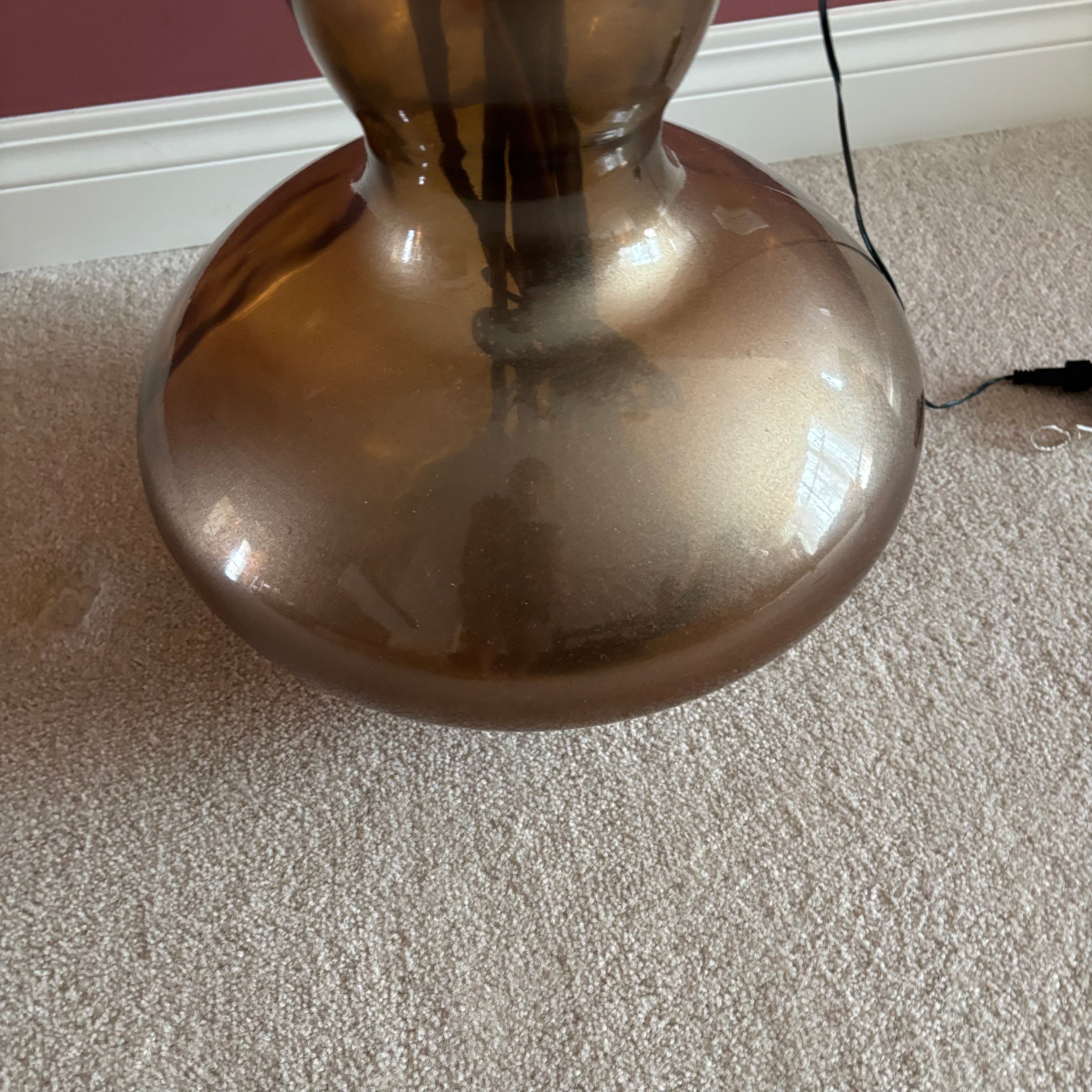 E756 Home Decor (autumn leaf arrangement in brass tone glass vase)
