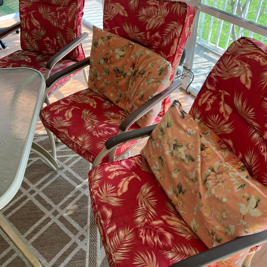 F500 Patio table with six chairs, cushions and mat