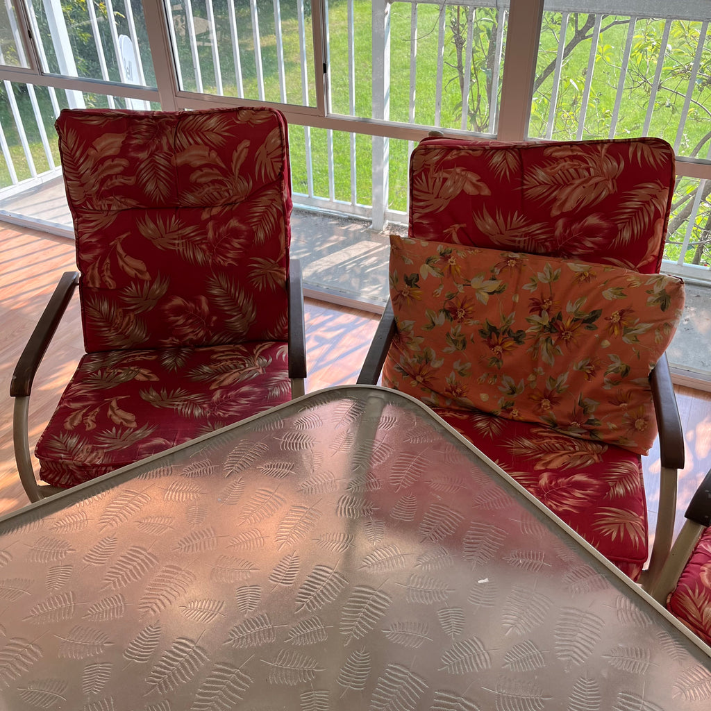 F500 Patio table with six chairs, cushions and mat