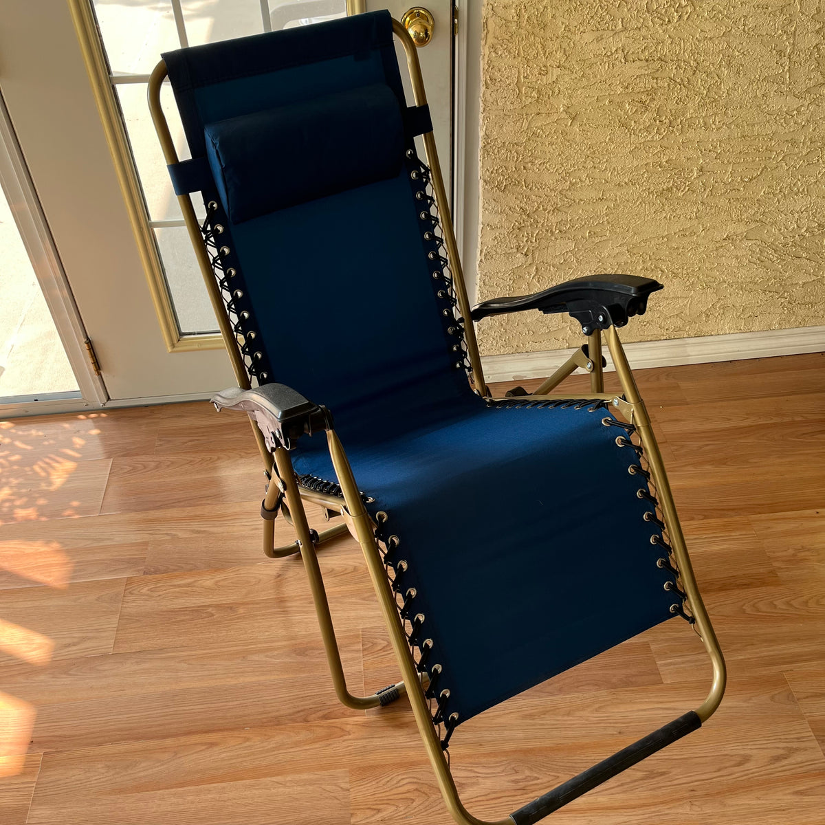 F503 Dark blue gravity lounger