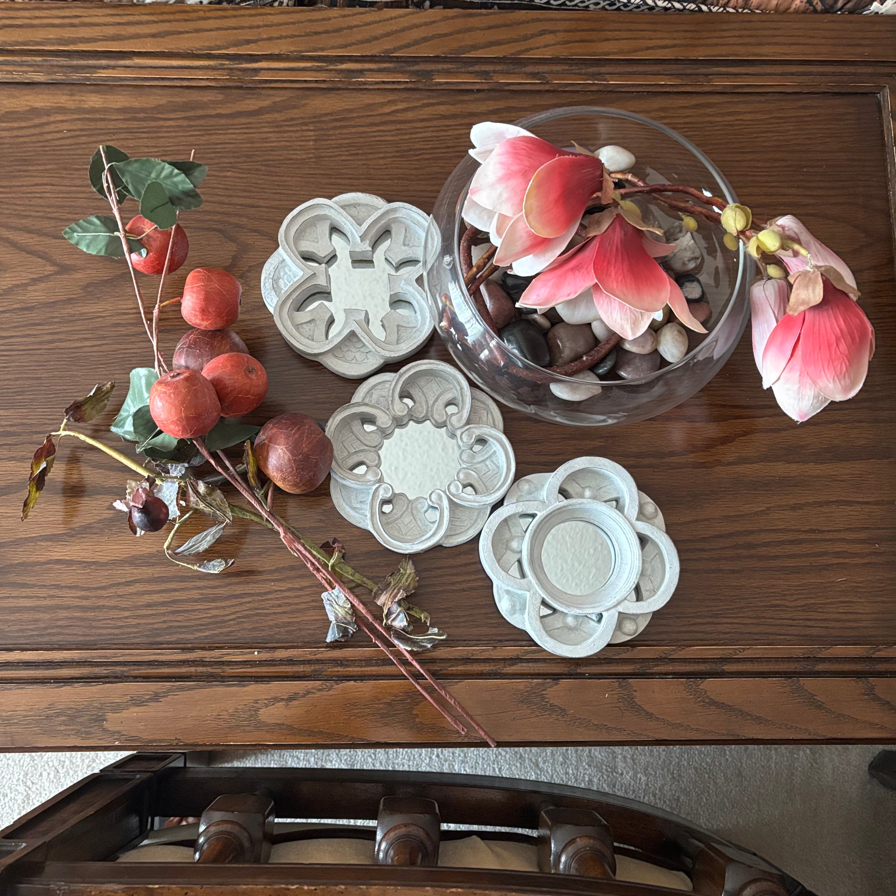 E763 Home Decor Grouping (faux floral and more)
