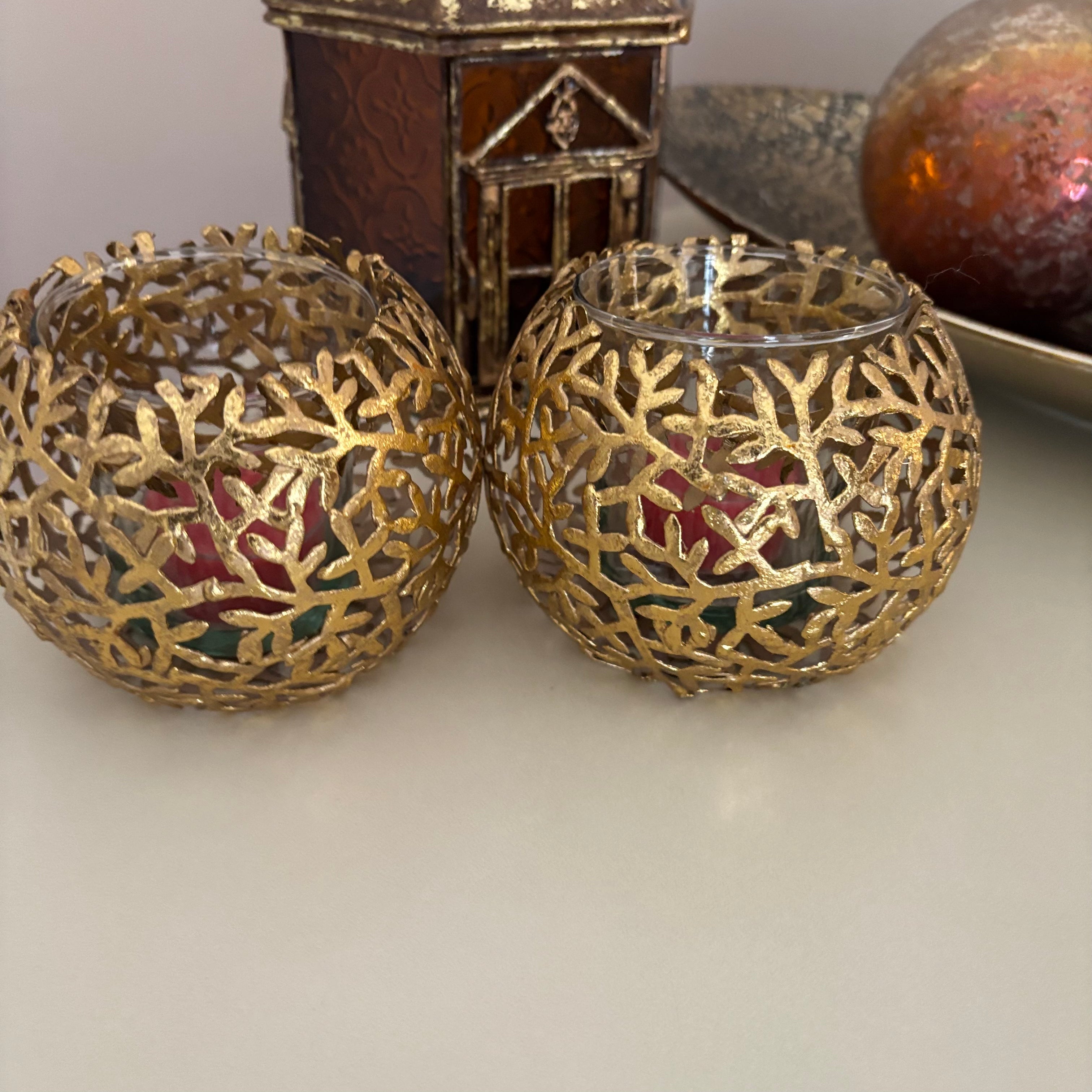 E768 Gold toned home decor grouping