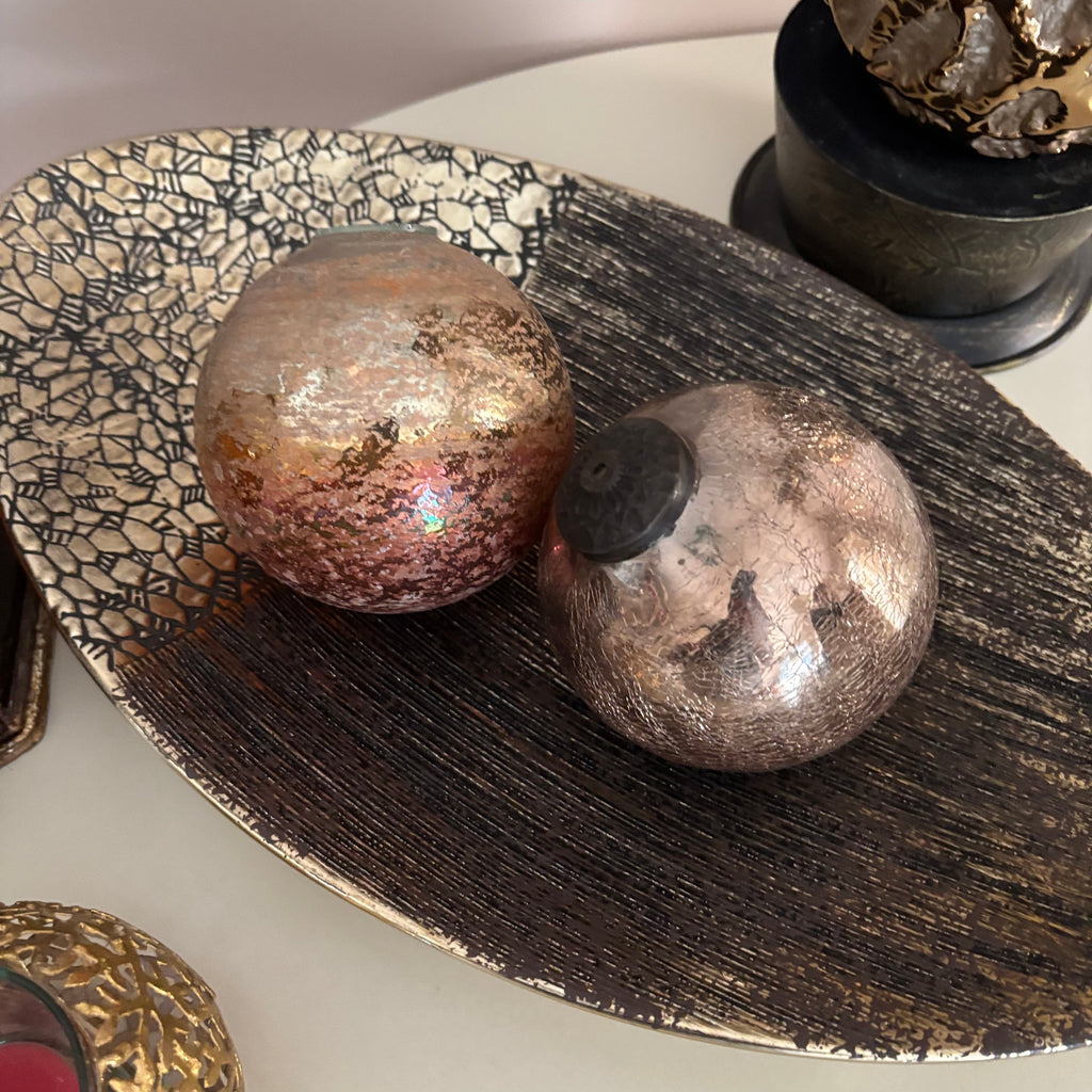 E768 Gold toned home decor grouping