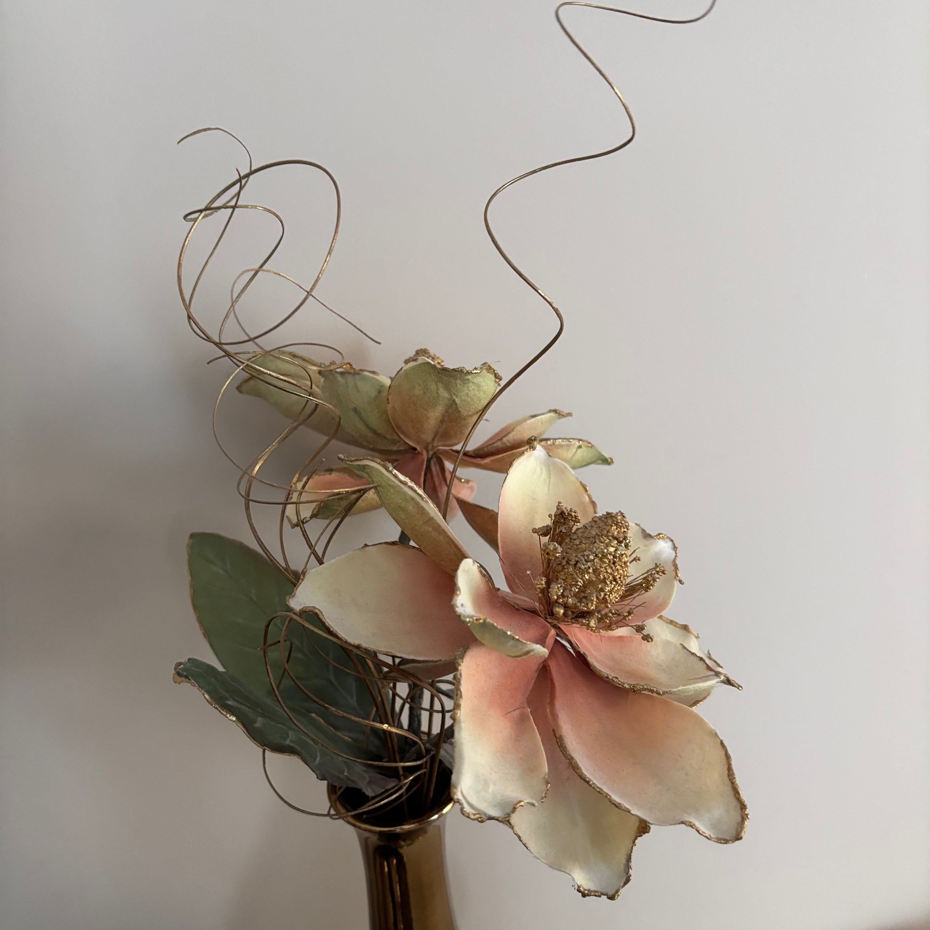 E768 Gold toned home decor grouping