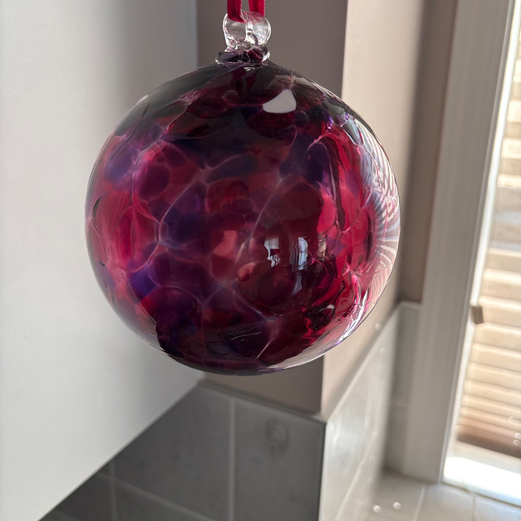 E770 Set of 4 pink hanging art glass orbs