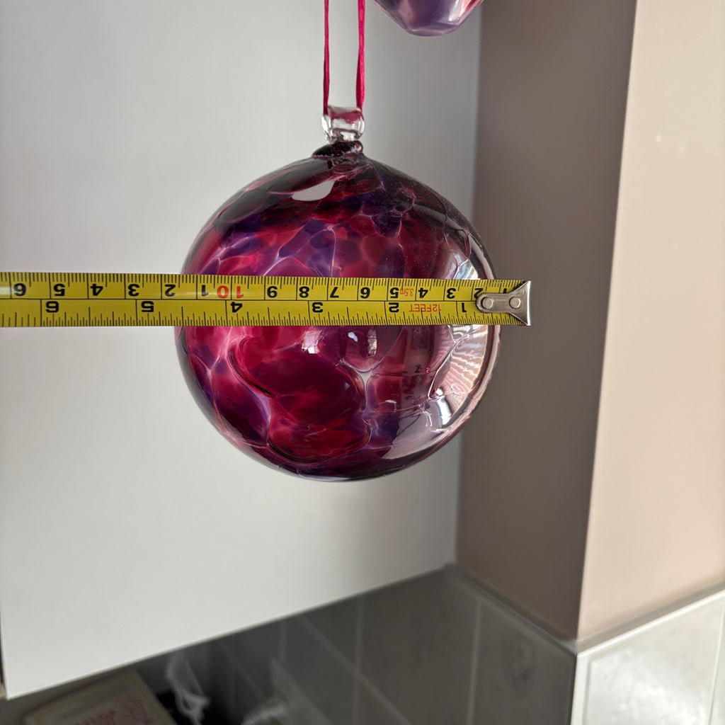 E770 Set of 4 pink hanging art glass orbs