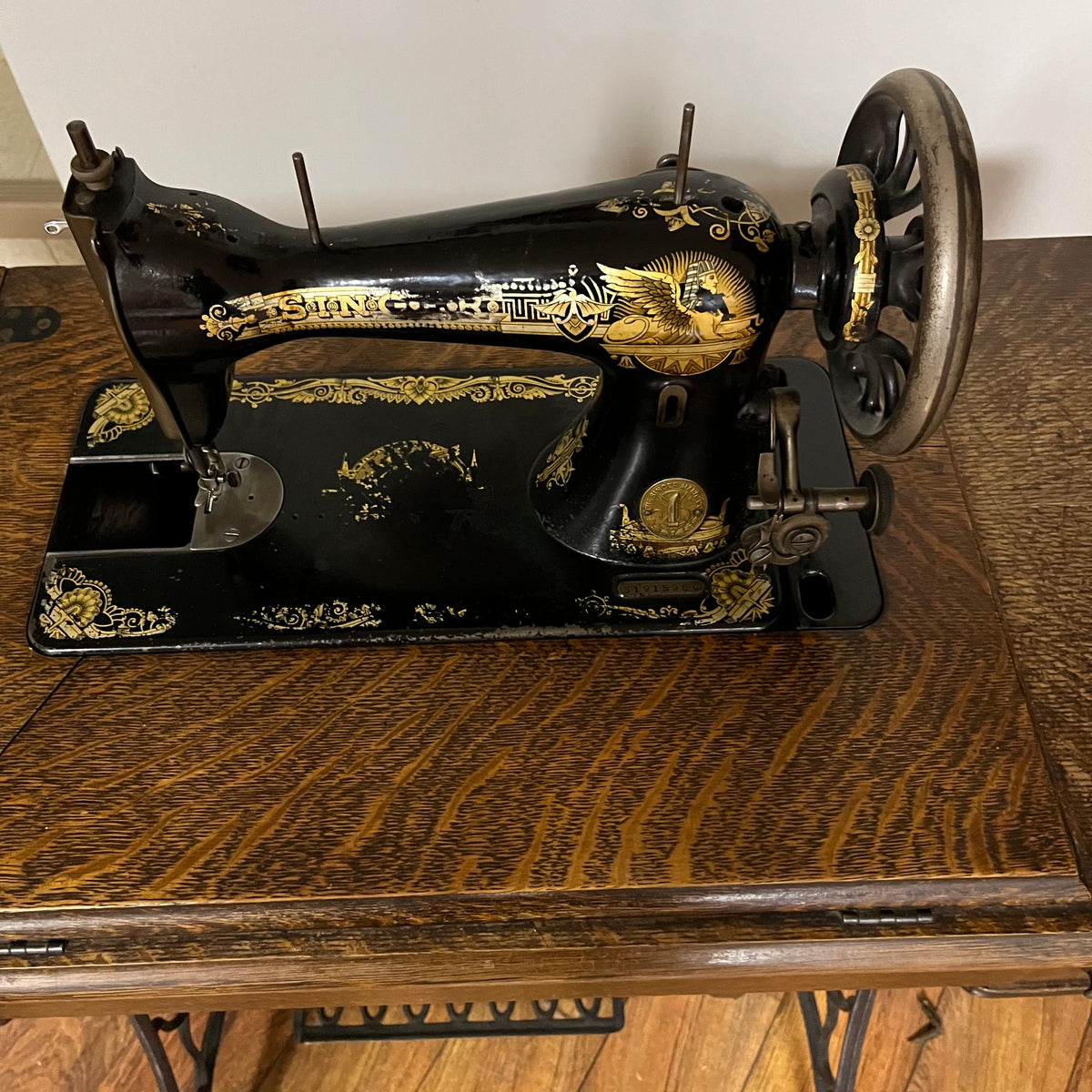 F510 Antique Singer sewing machine (as is, untested)