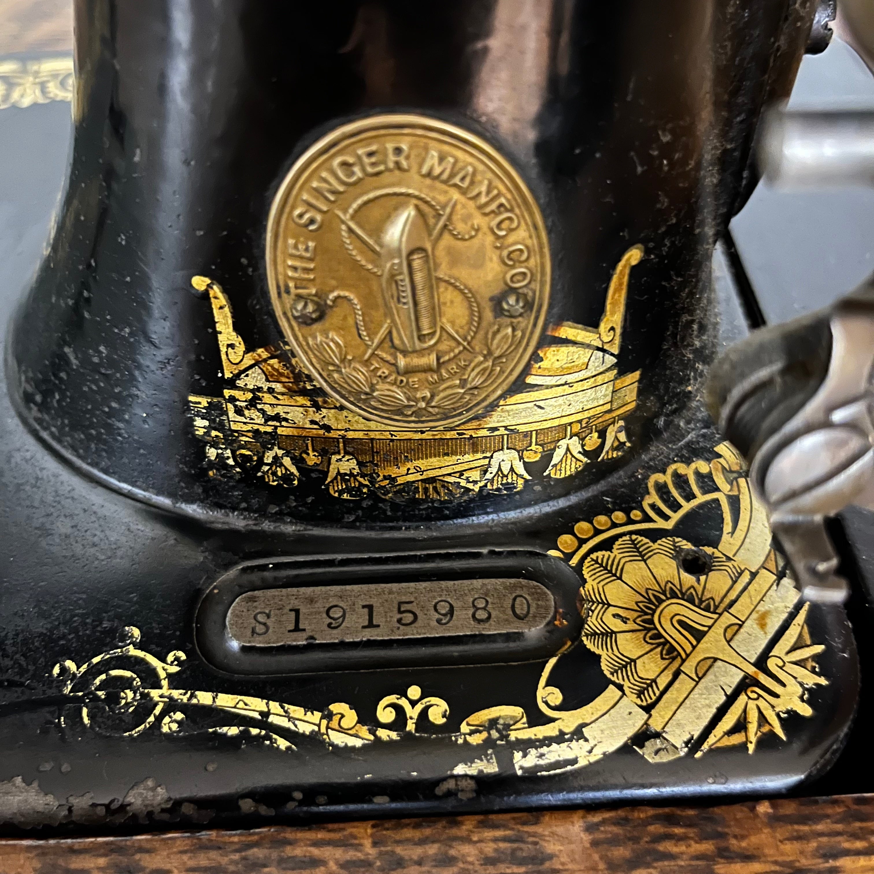 F510 Antique Singer sewing machine (as is, untested)