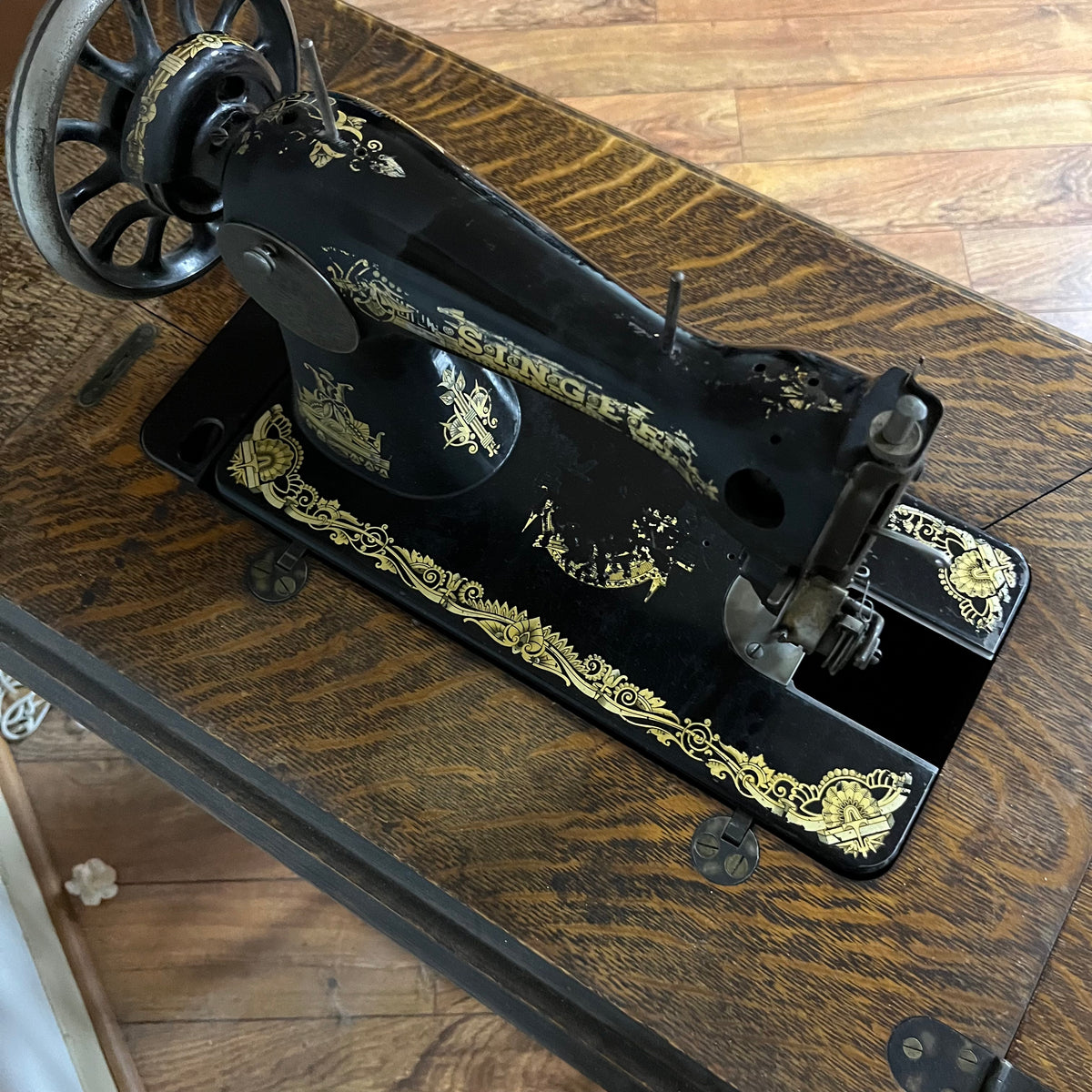 F510 Antique Singer sewing machine (as is, untested)