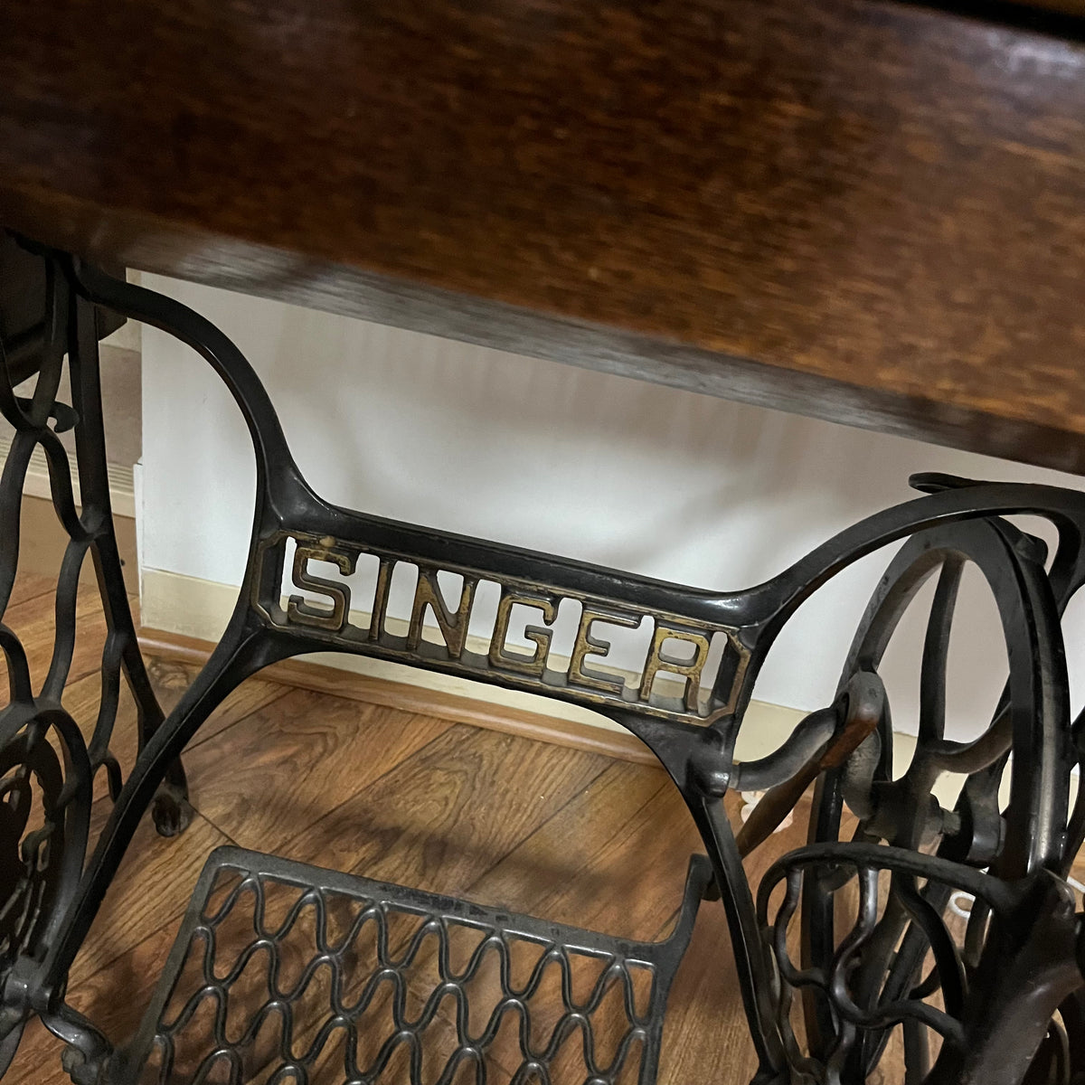 F510 Antique Singer sewing machine (as is, untested)