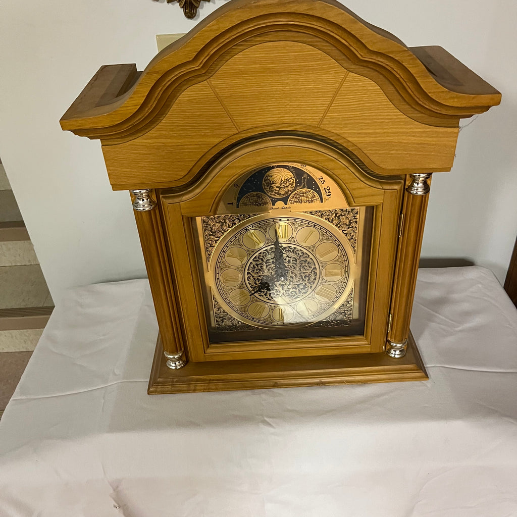 F511 Wooden mantel clock (no pendulum)