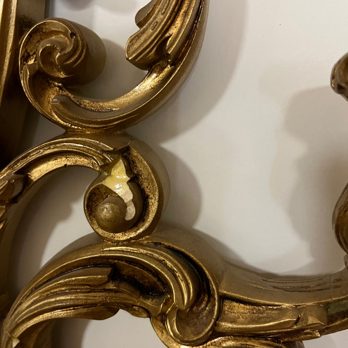 F515 Vintage Baroque style plastic wall mirror with candle holders