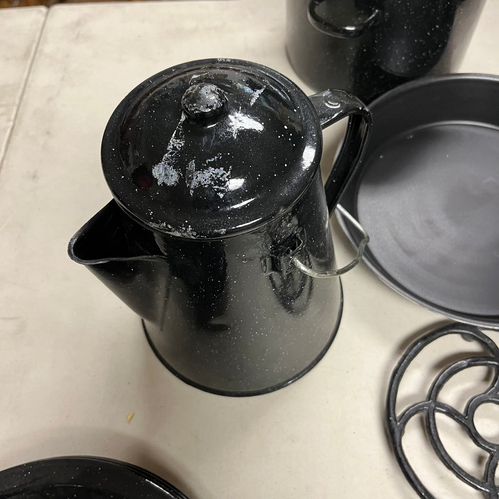 F522 Black enamel cooking grouping