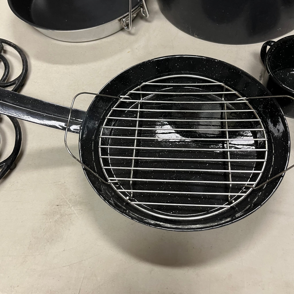 F522 Black enamel cooking grouping