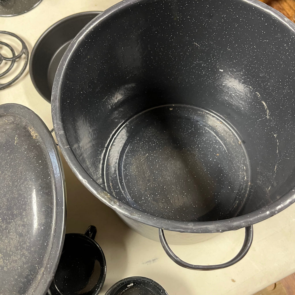 F522 Black enamel cooking grouping