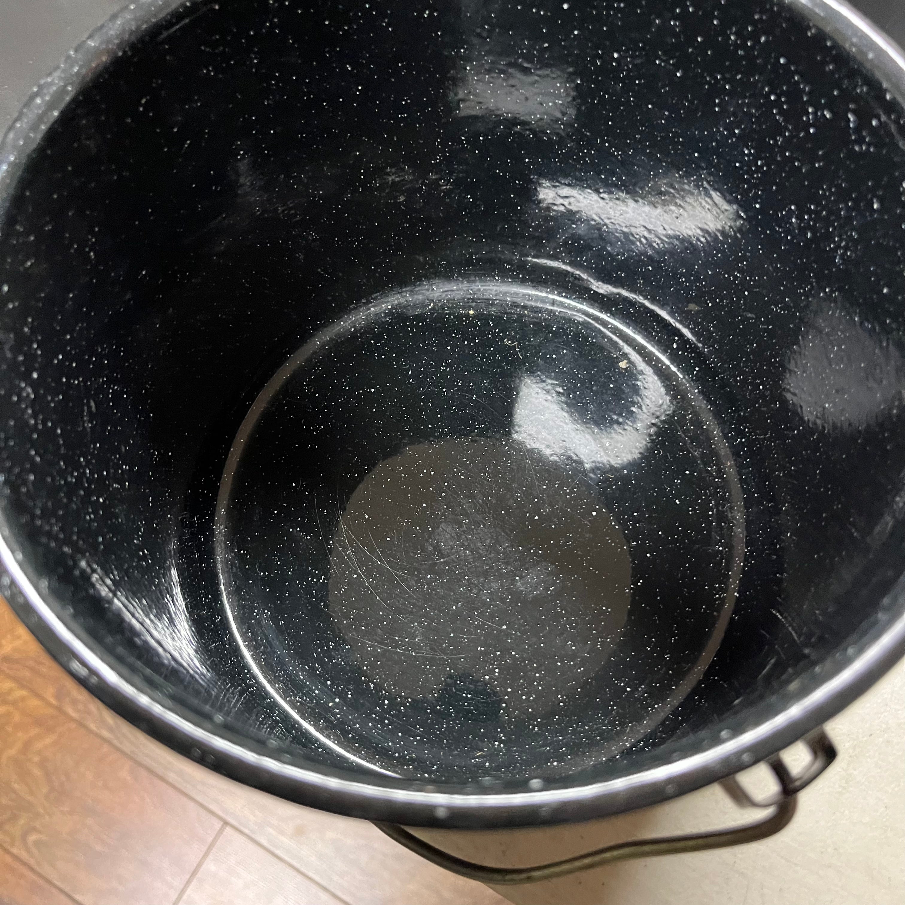 F522 Black enamel cooking grouping