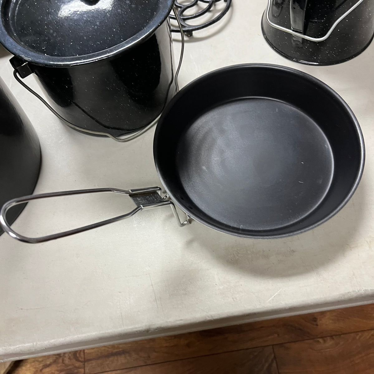 F522 Black enamel cooking grouping