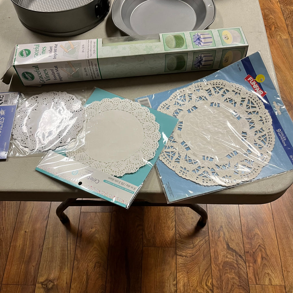 F524 Baking Grouping (cake pans and more)