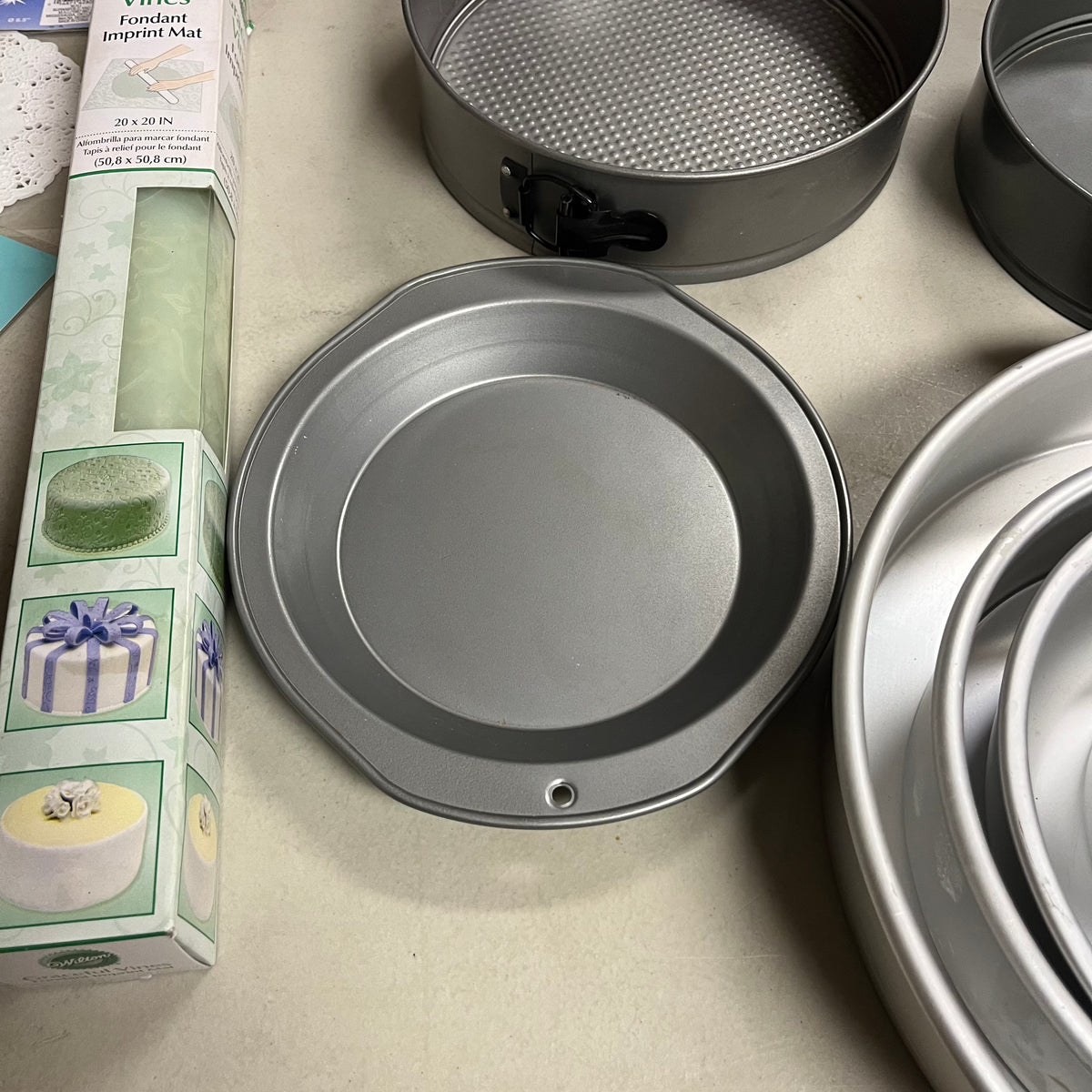 F524 Baking Grouping (cake pans and more)