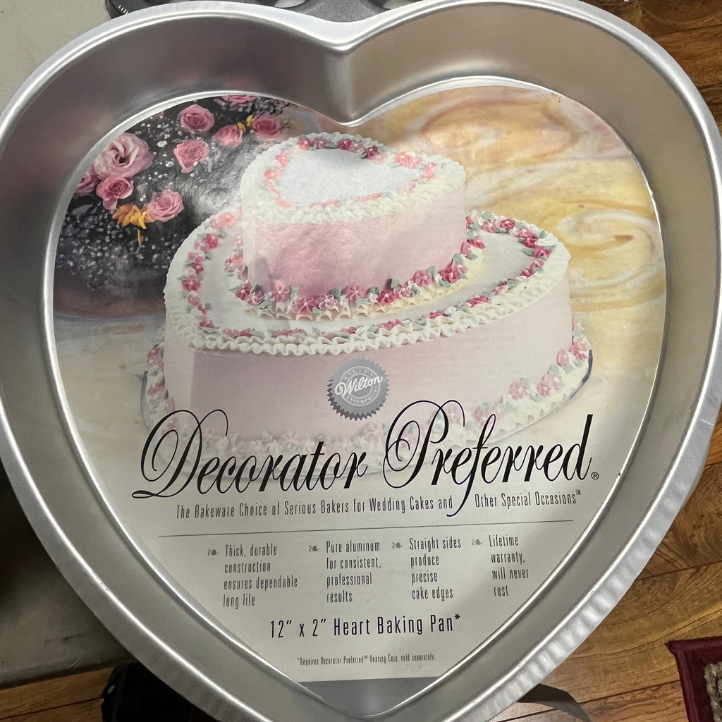 F524 Baking Grouping (cake pans and more)