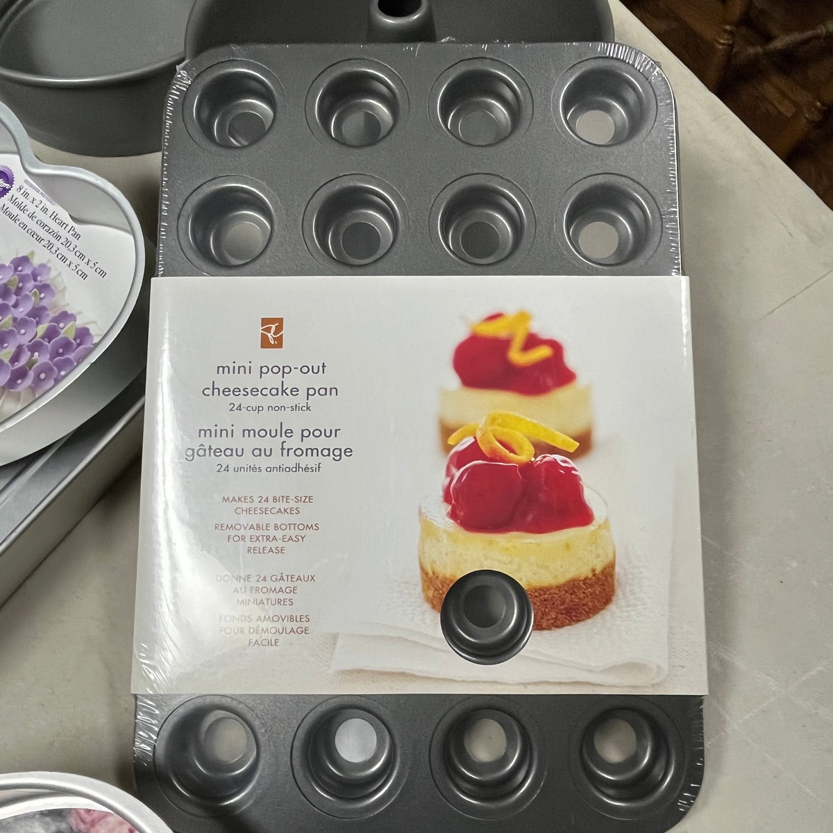 F524 Baking Grouping (cake pans and more)