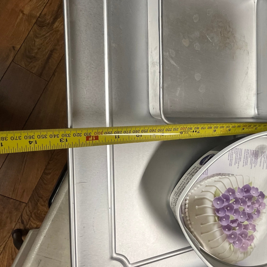 F524 Baking Grouping (cake pans and more)