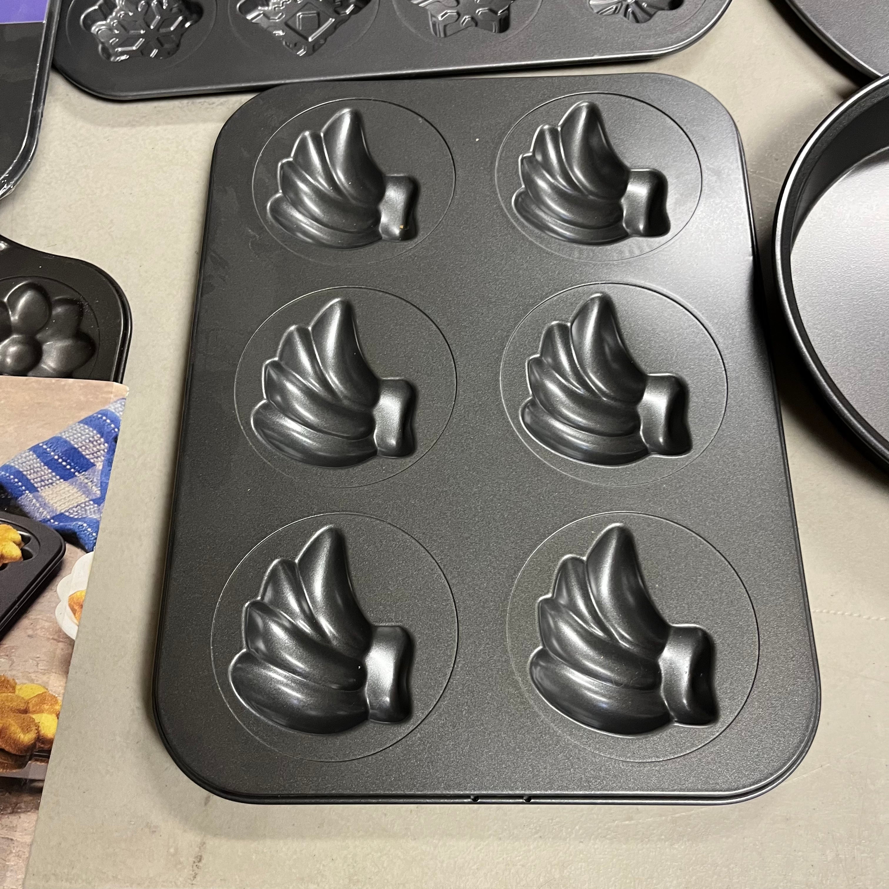 F525 Baking Grouping (chocolate moulds and more)