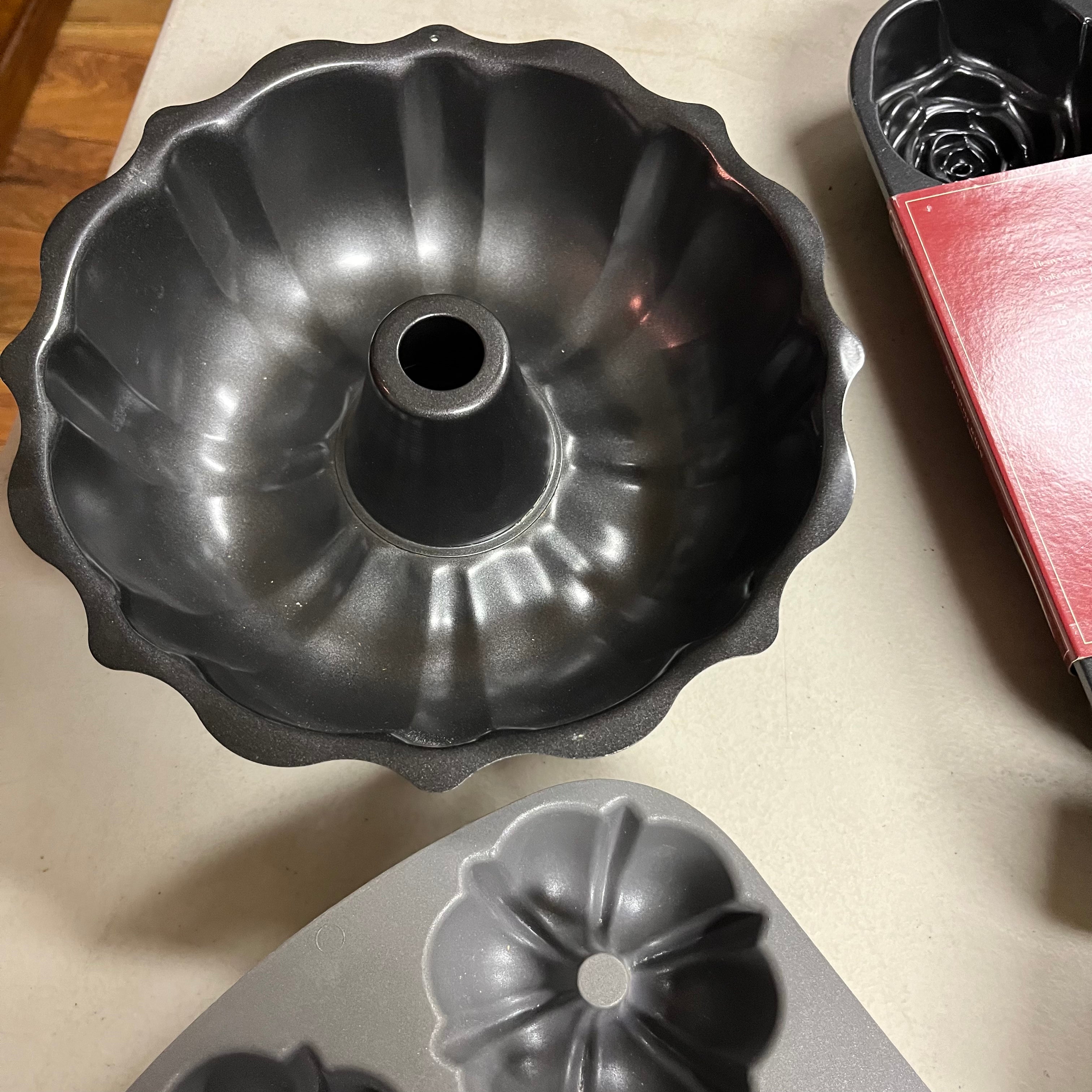 F526 Baking Grouping (bundt pan and more)