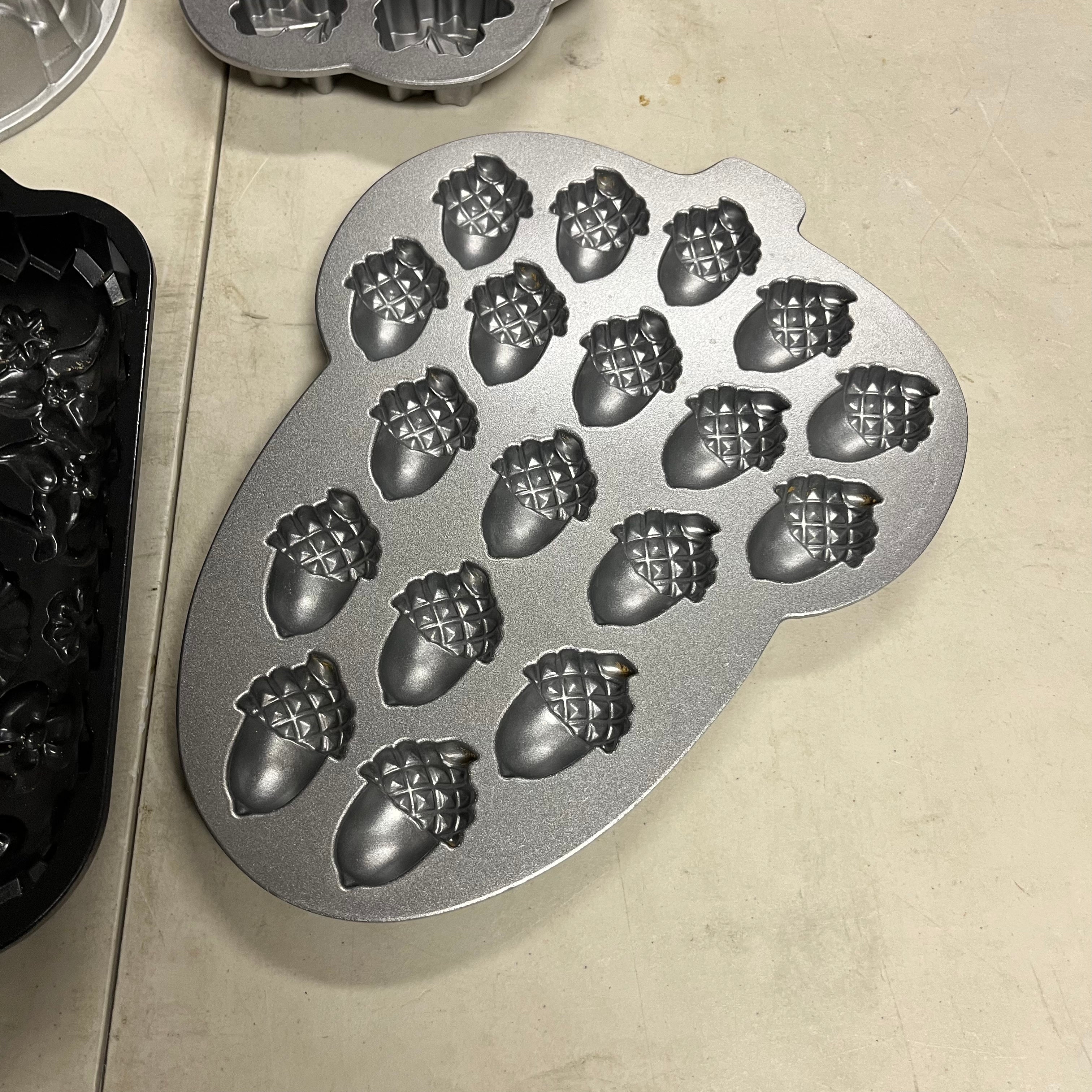 F526 Baking Grouping (bundt pan and more)