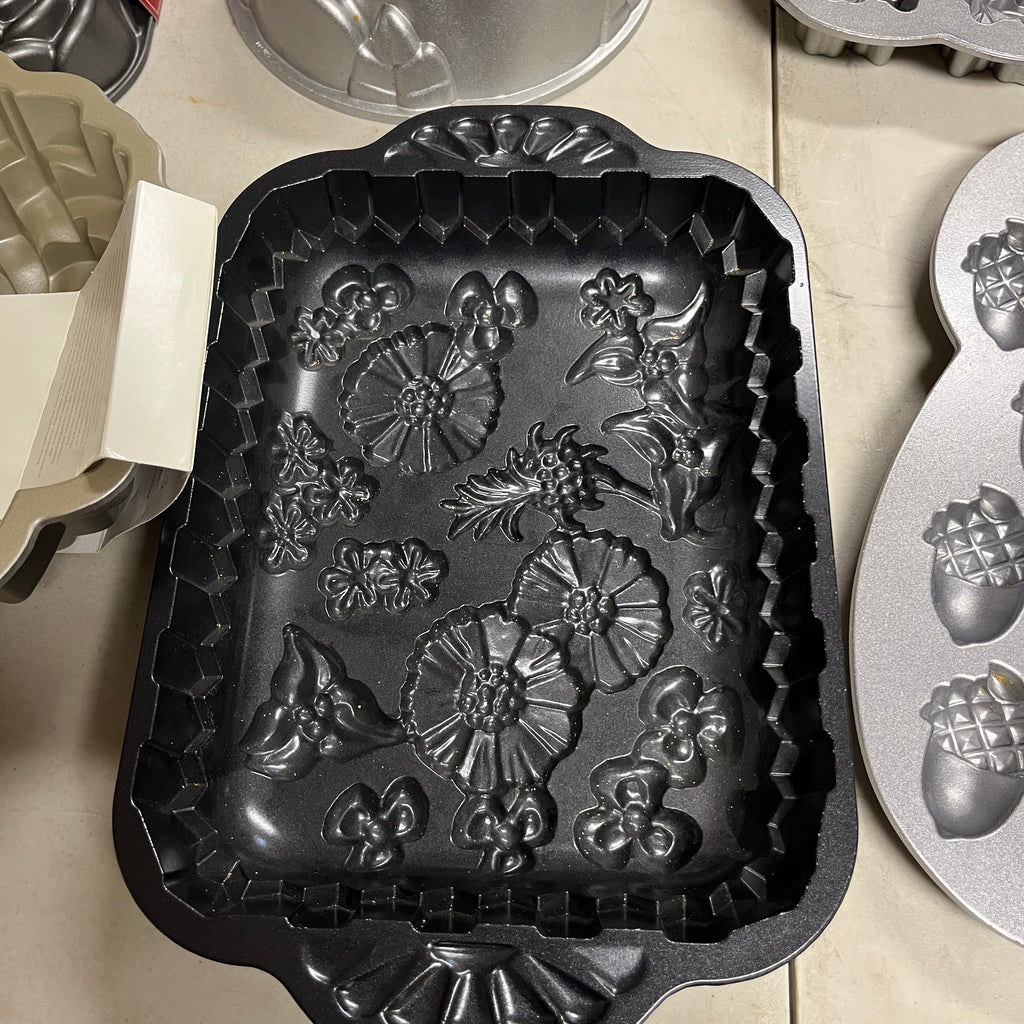 F526 Baking Grouping (bundt pan and more)