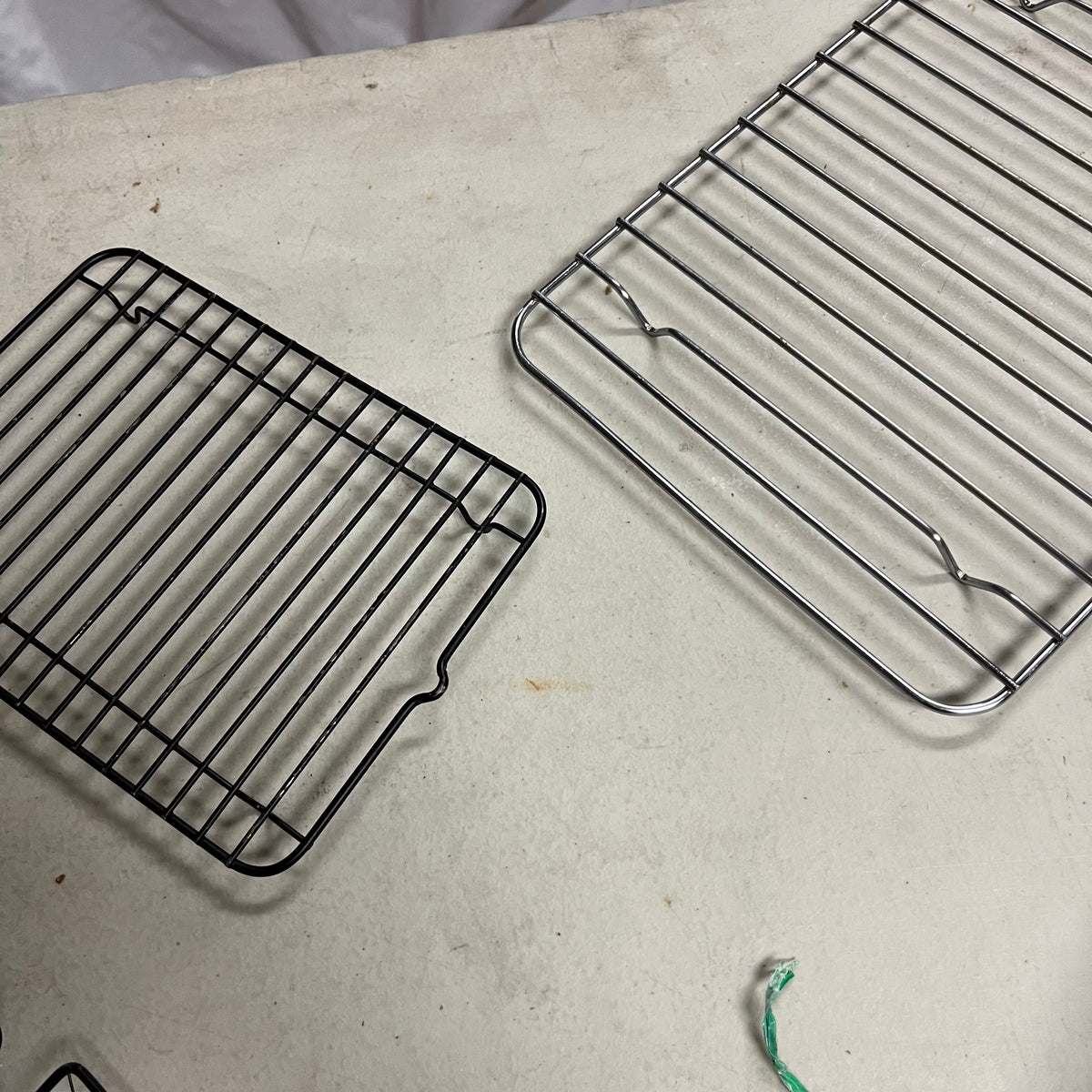 F527 Baking Grouping (cooling racks)