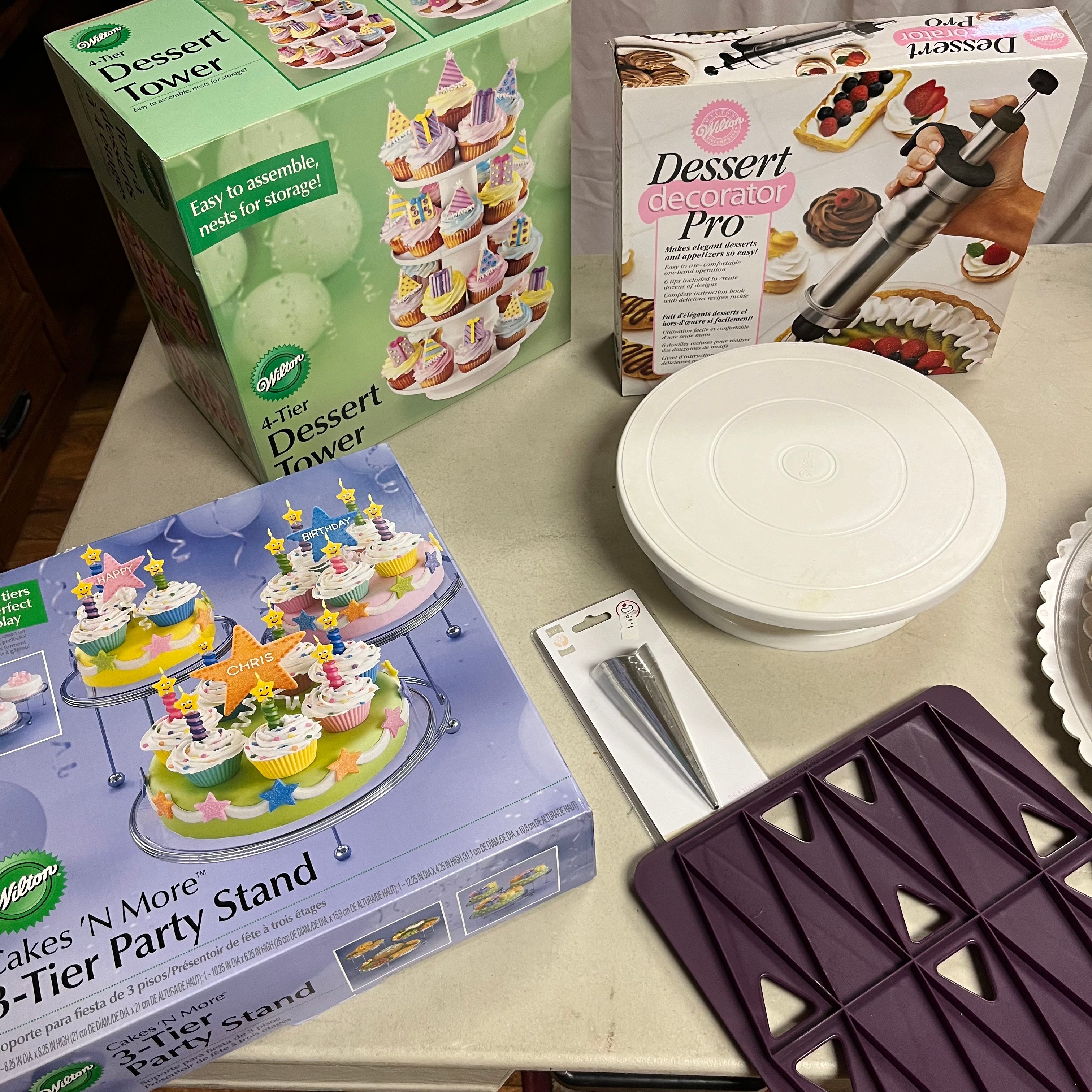 F529 Cake Decorating Grouping
