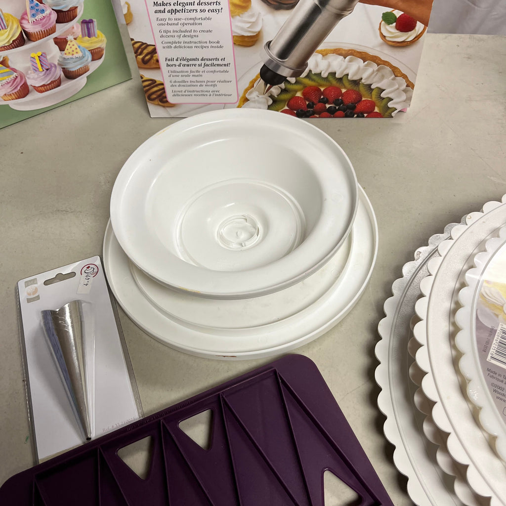 F529 Cake Decorating Grouping
