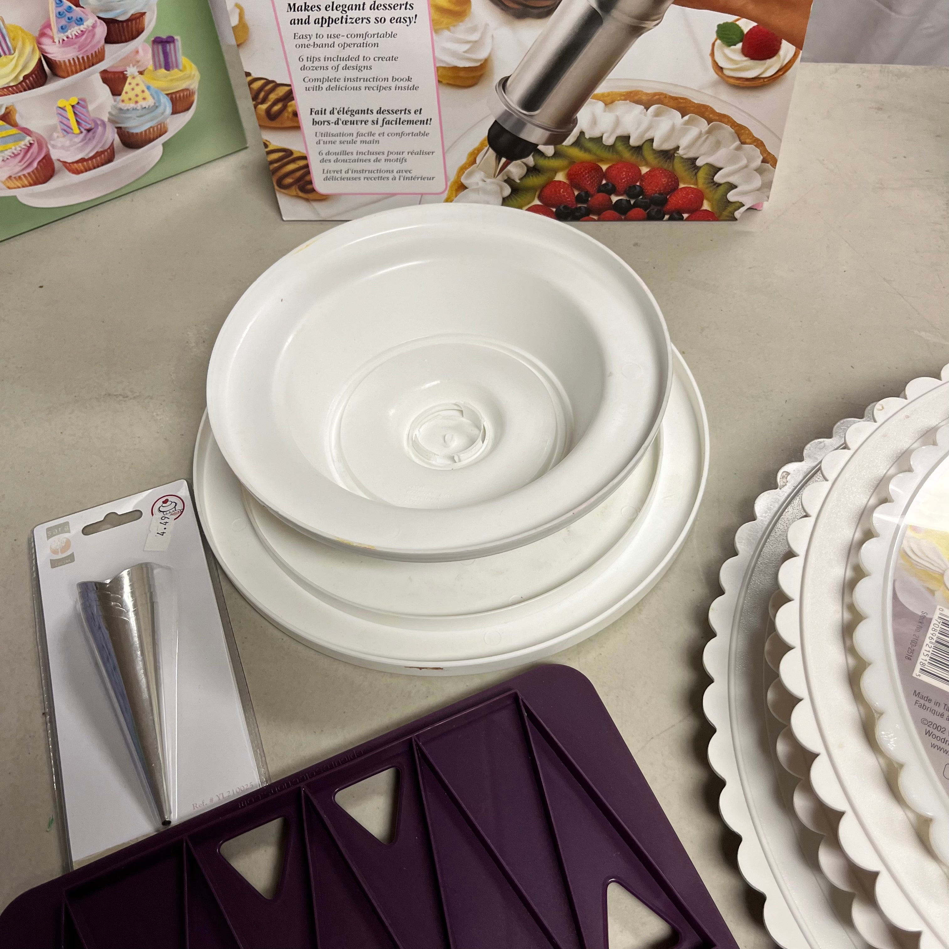 F529 Cake Decorating Grouping