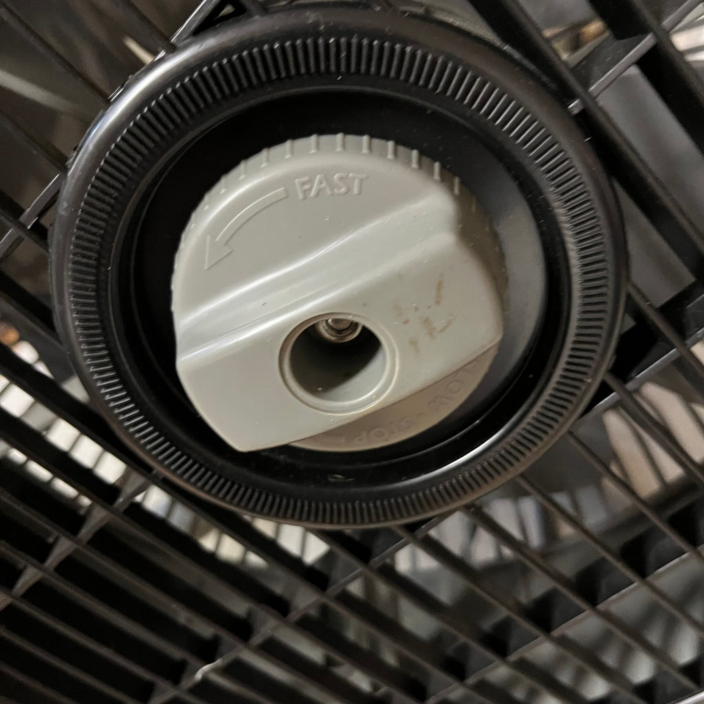 F537 Holmes table fan