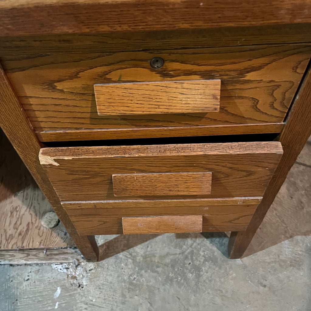 F539 Vintage wooden teachers desk with six drawers